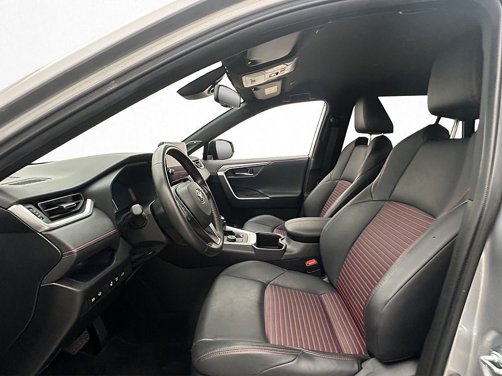 Vehicle Image 13