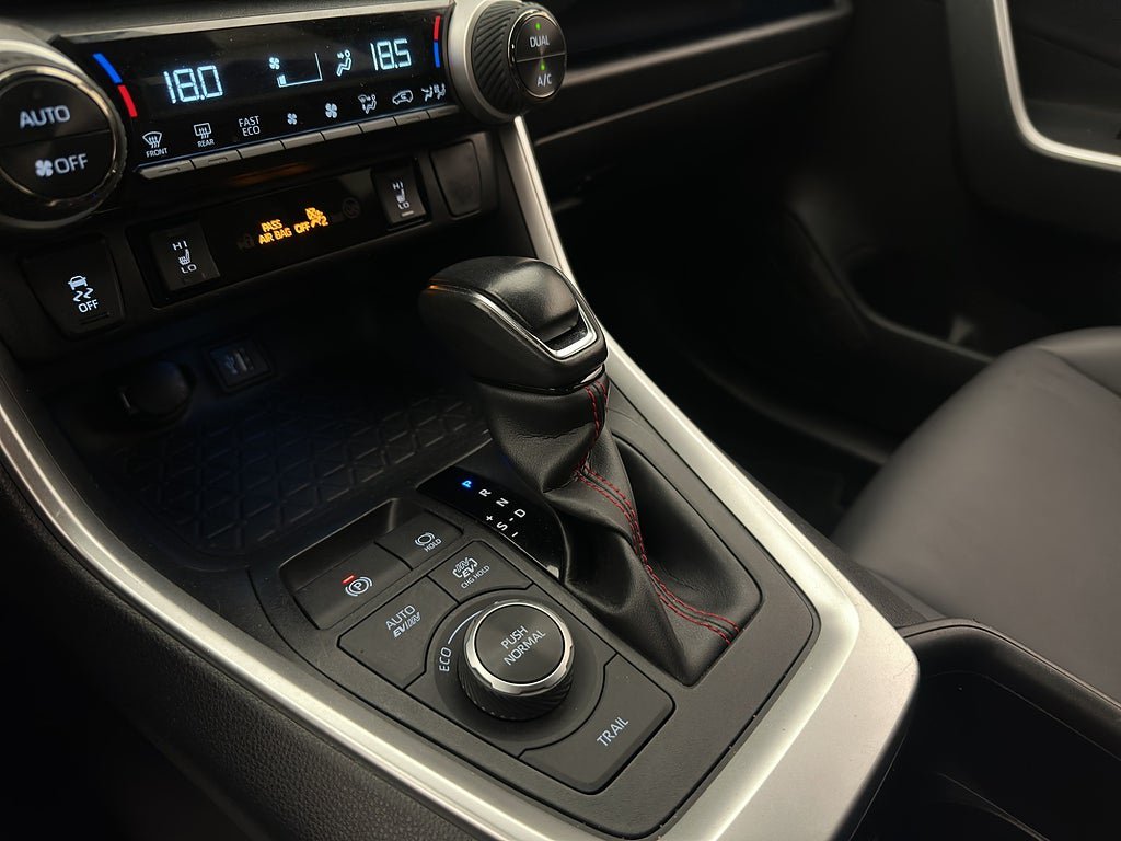 Vehicle Image 26