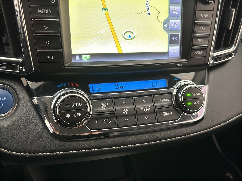 Vehicle Image 23