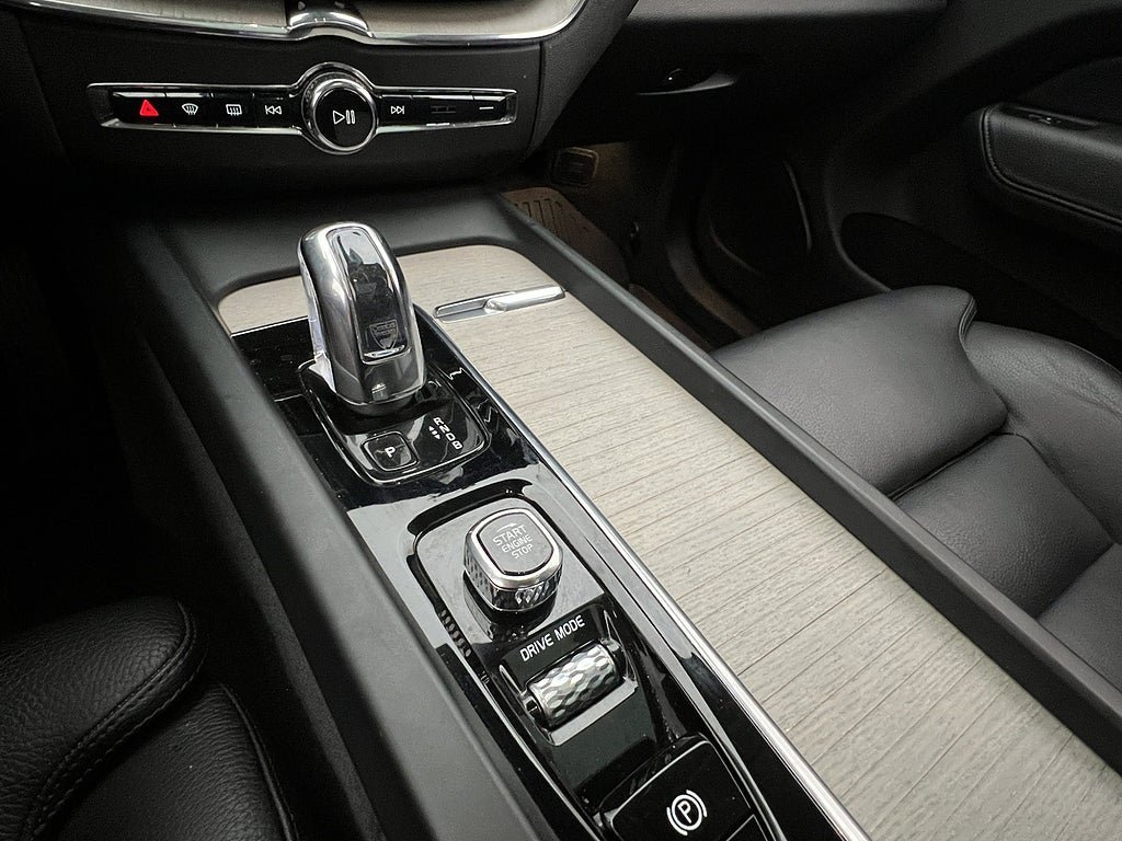 Vehicle Image 26