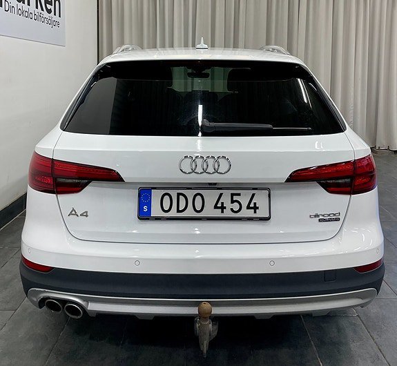 Vehicle Image 24