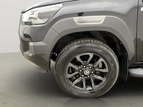 Vehicle Image 32