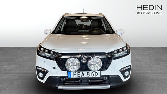 Vehicle Image 8