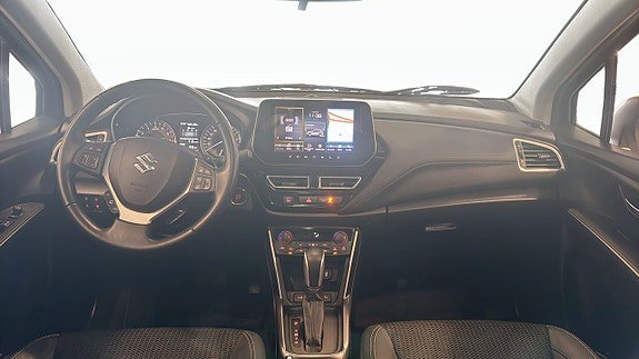 Vehicle Image 12