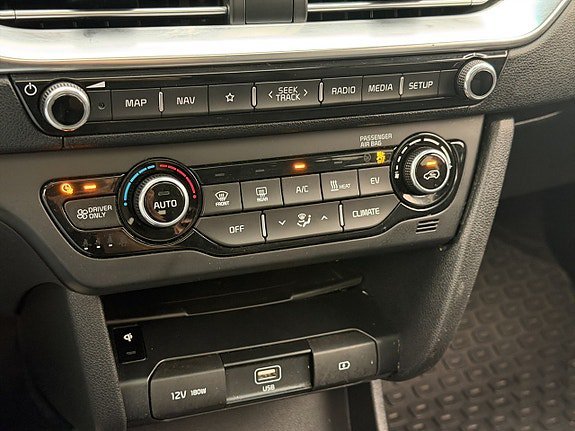 Vehicle Image 28