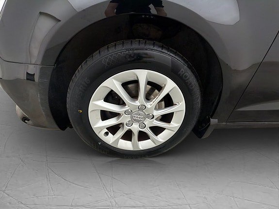 Vehicle Image 24