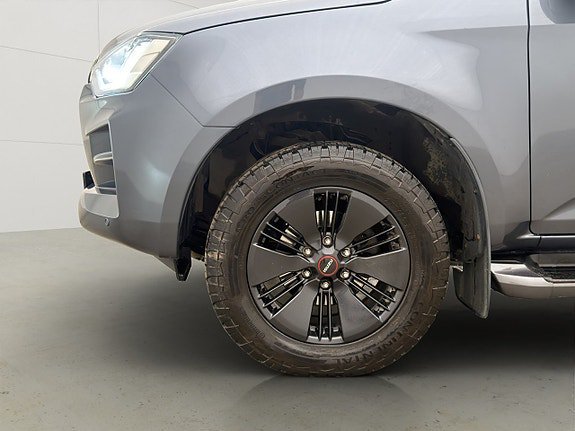 Vehicle Image 32