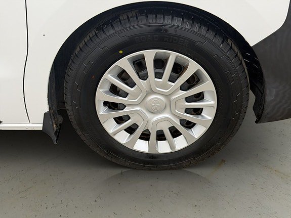 Vehicle Image 32