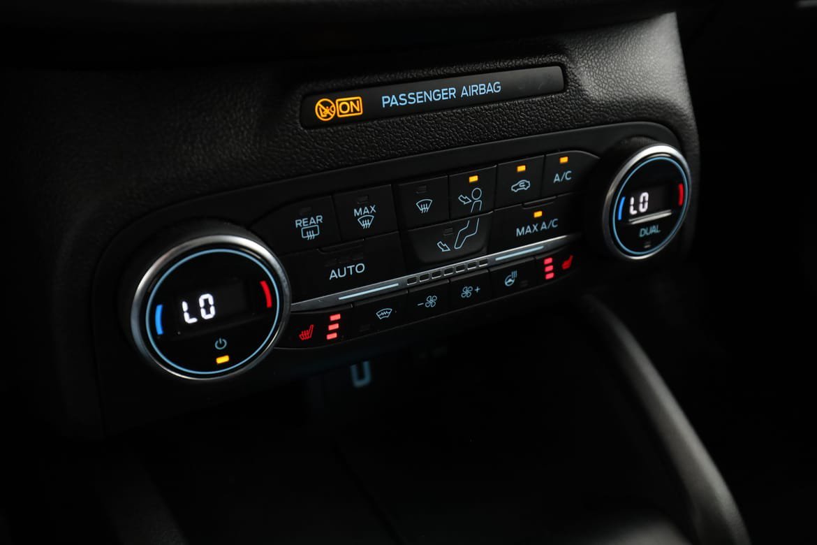 Vehicle Image 25
