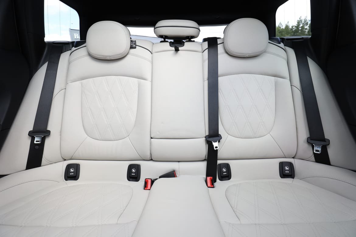 Vehicle Image 16