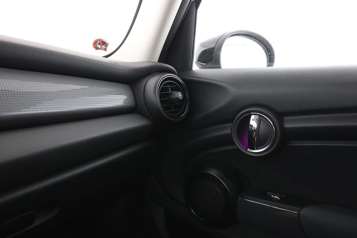 Vehicle Image 33