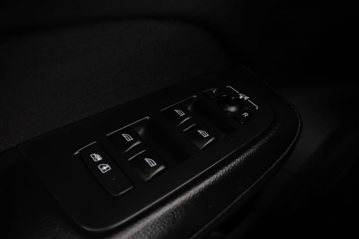Vehicle Image 38