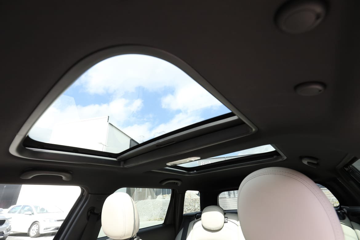 Vehicle Image 38