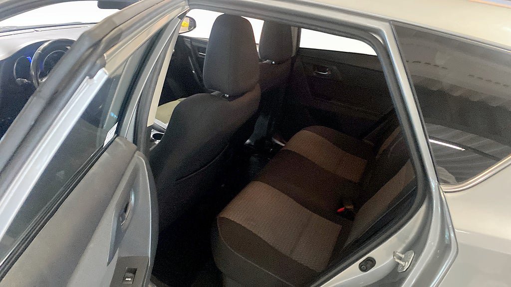 Vehicle Image 11