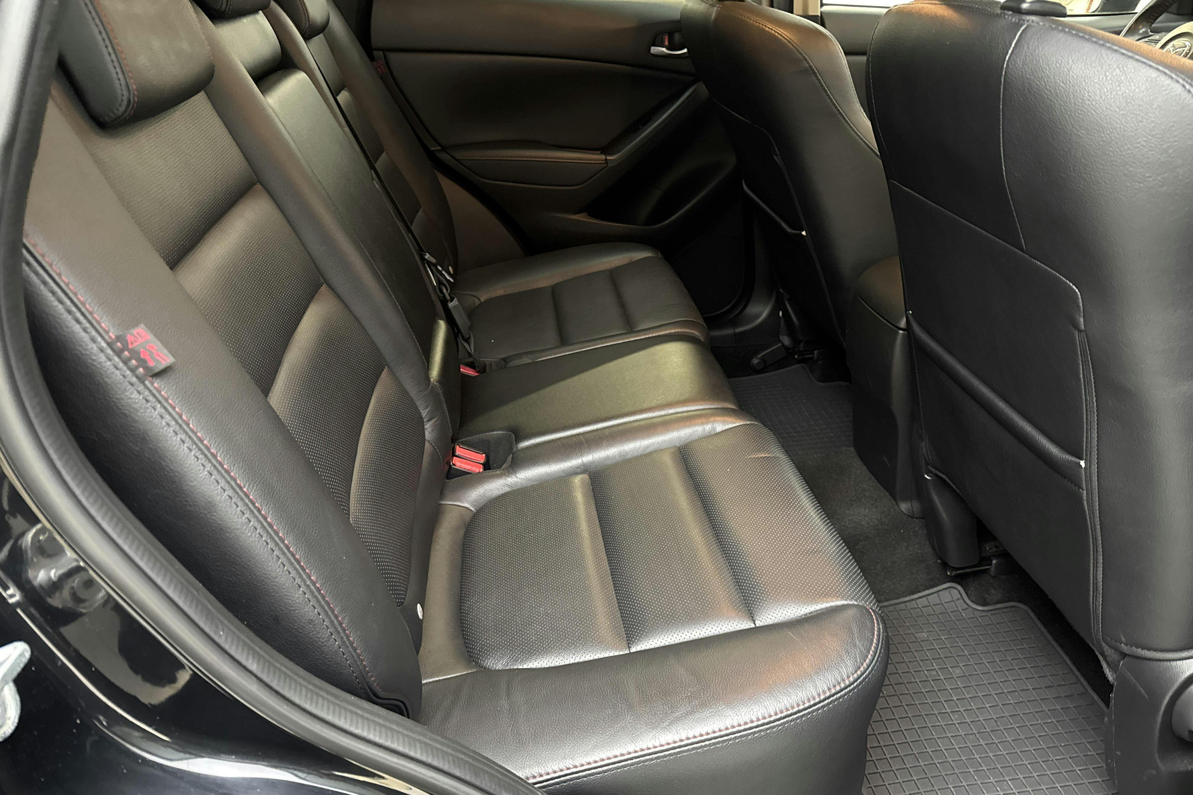 Vehicle Image 8