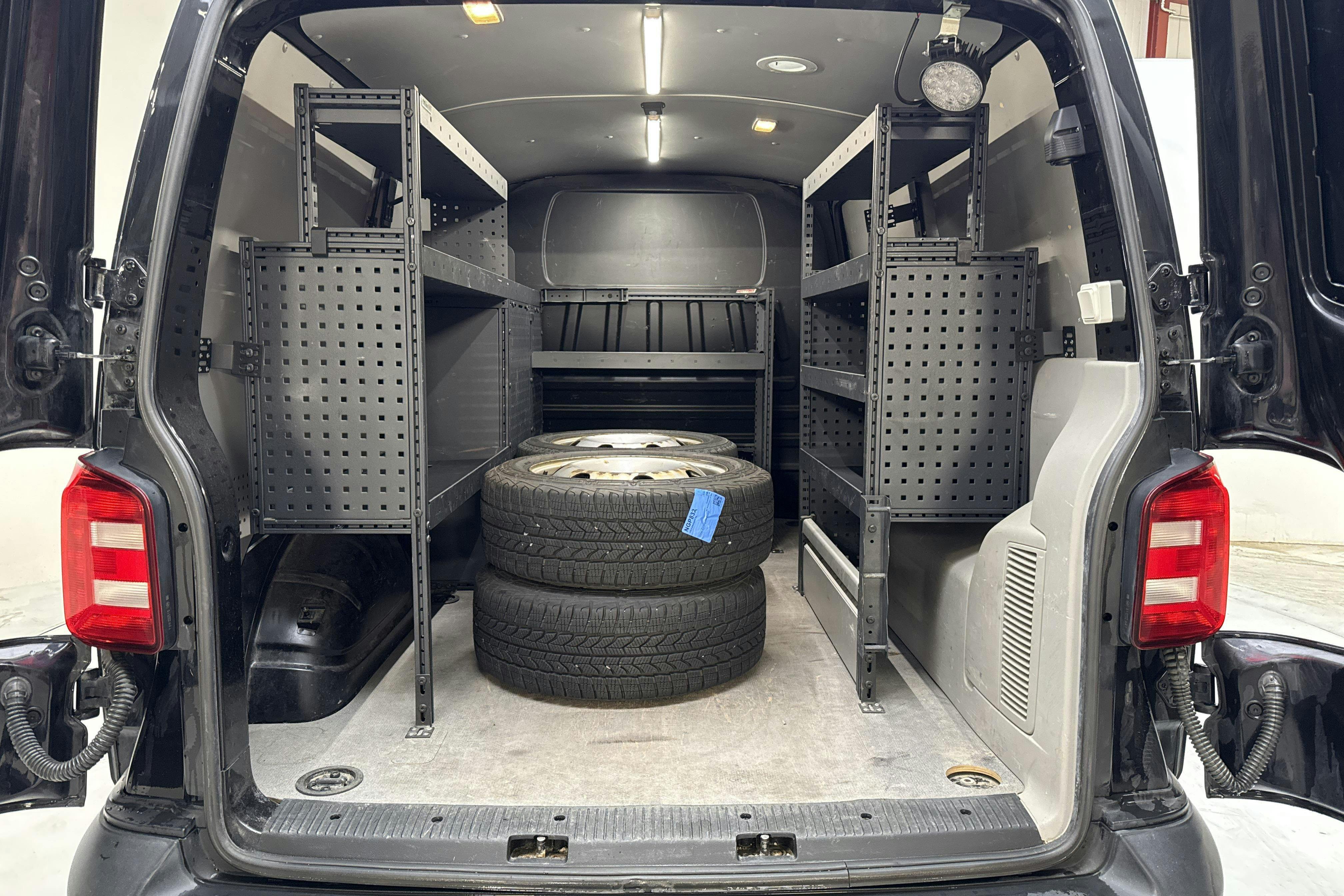 Vehicle Image 8