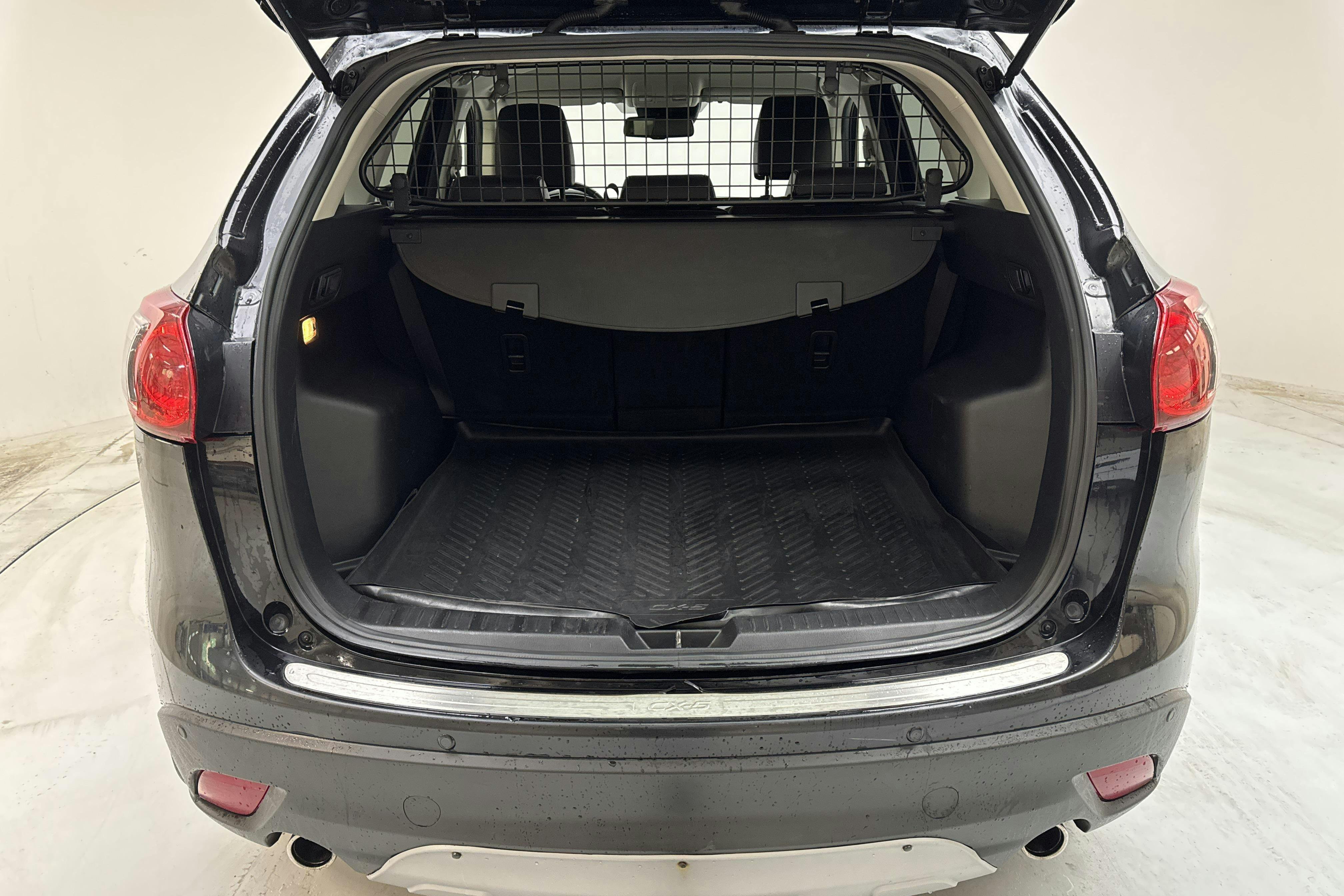 Vehicle Image 9