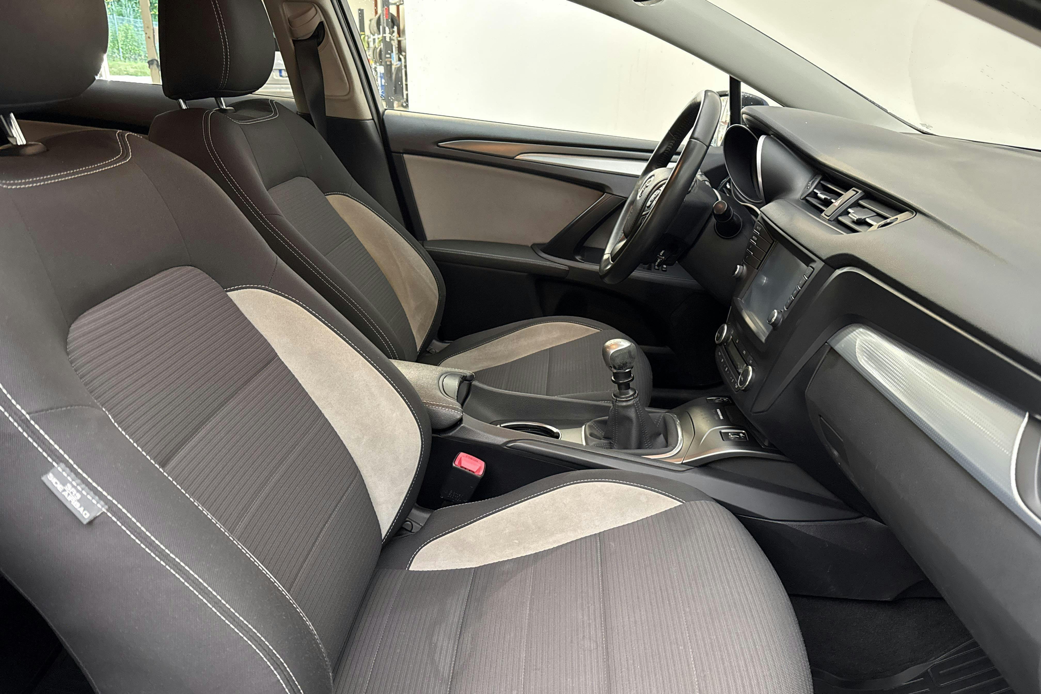 Vehicle Image 7