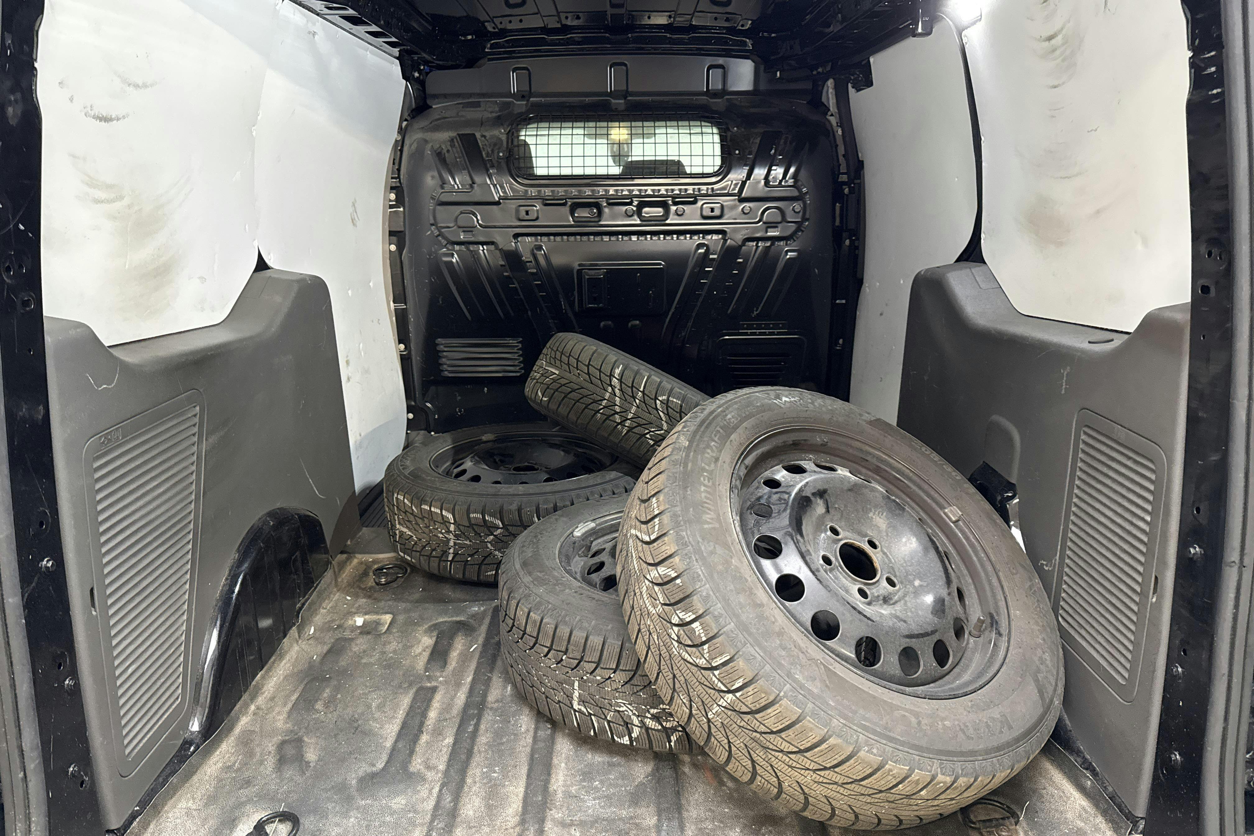 Vehicle Image 8