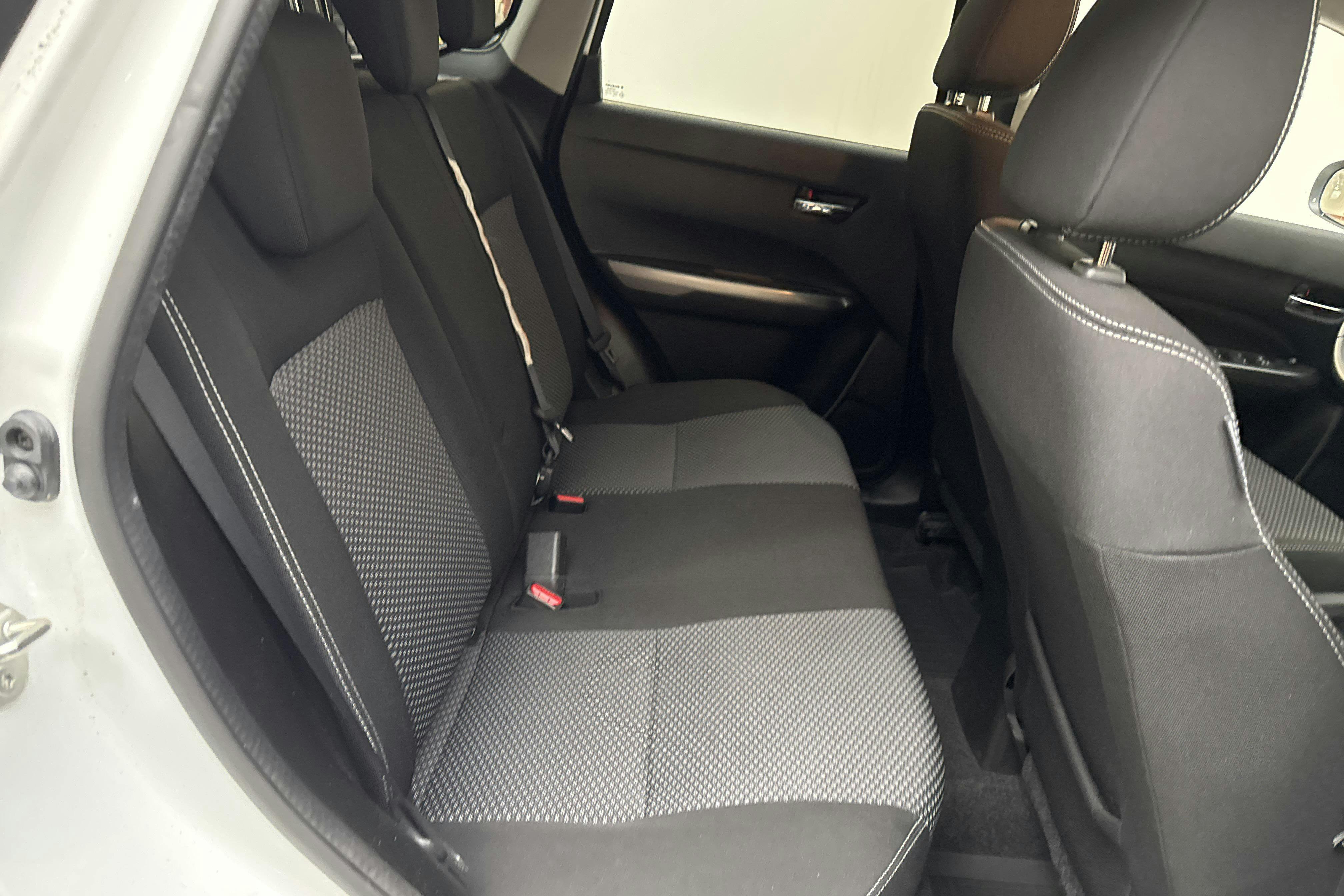 Vehicle Image 8
