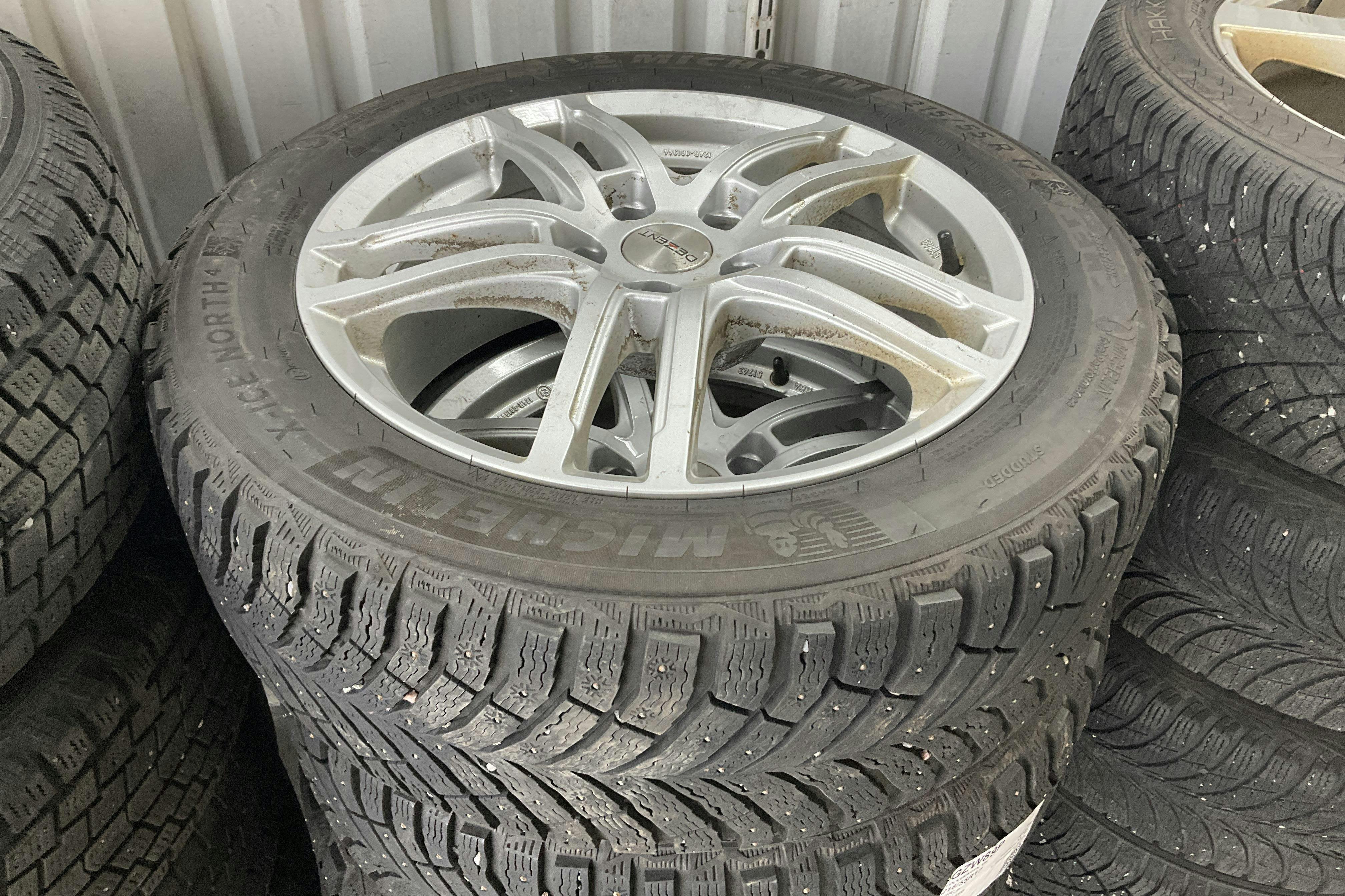 Vehicle Image 13