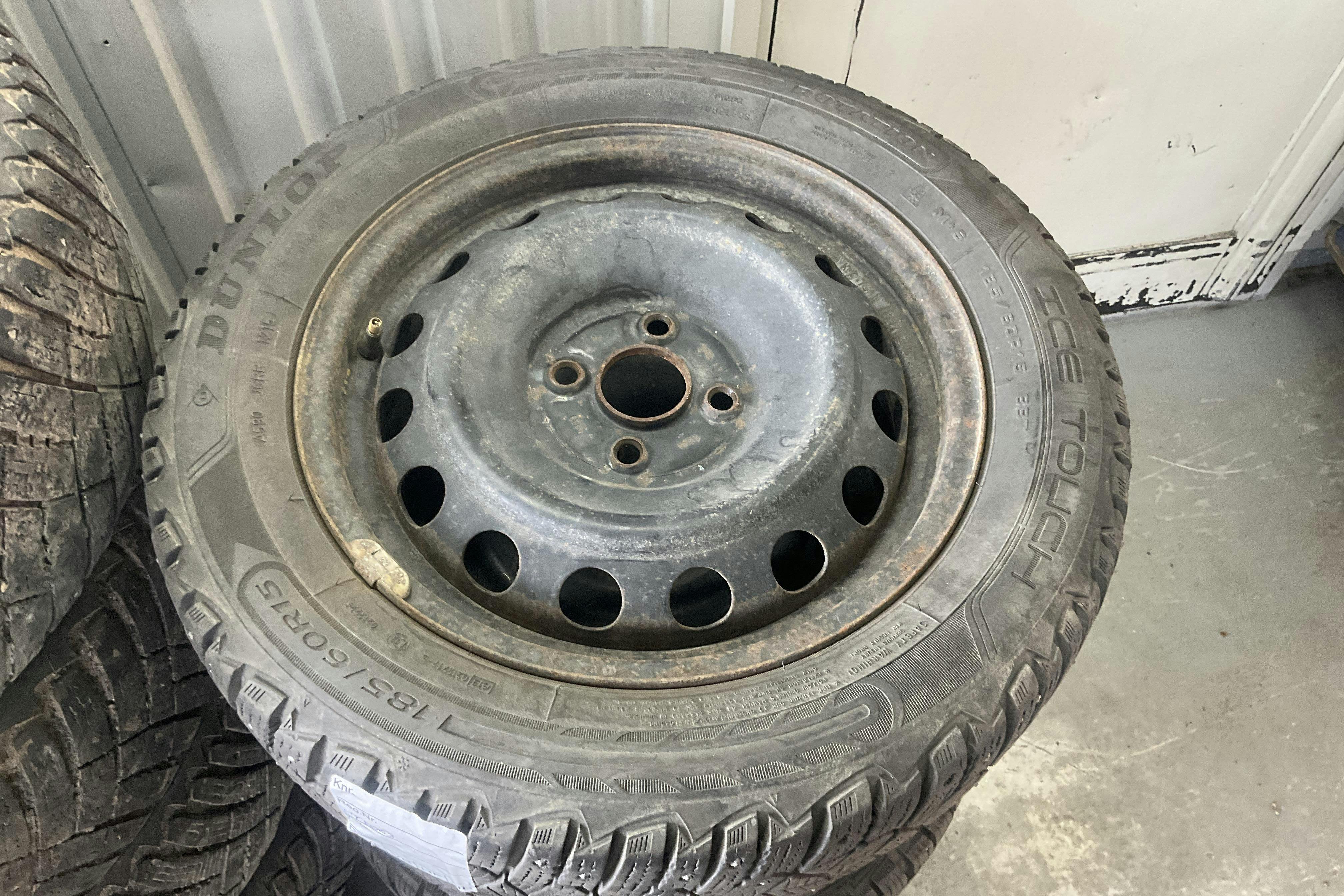 Vehicle Image 12