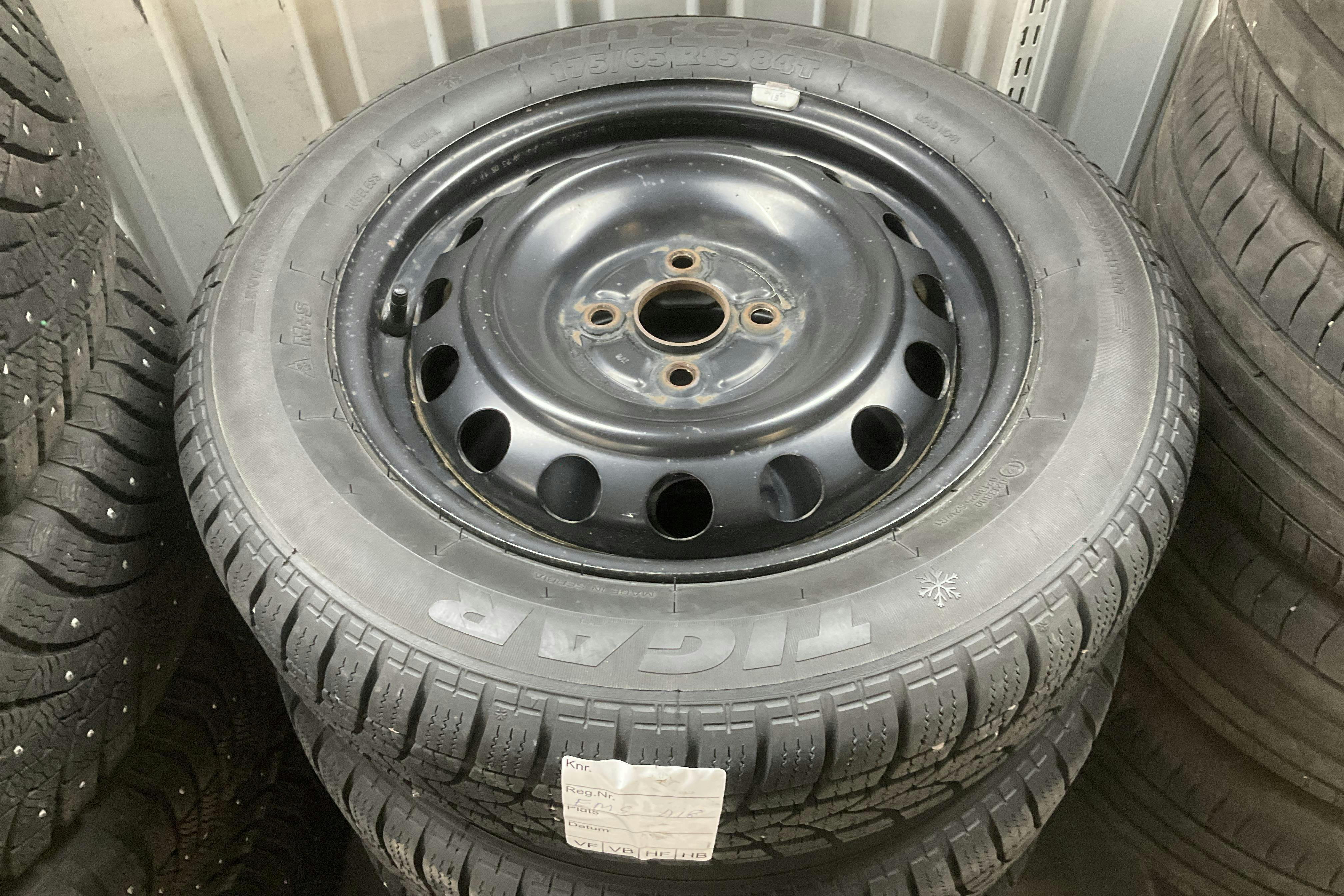 Vehicle Image 12
