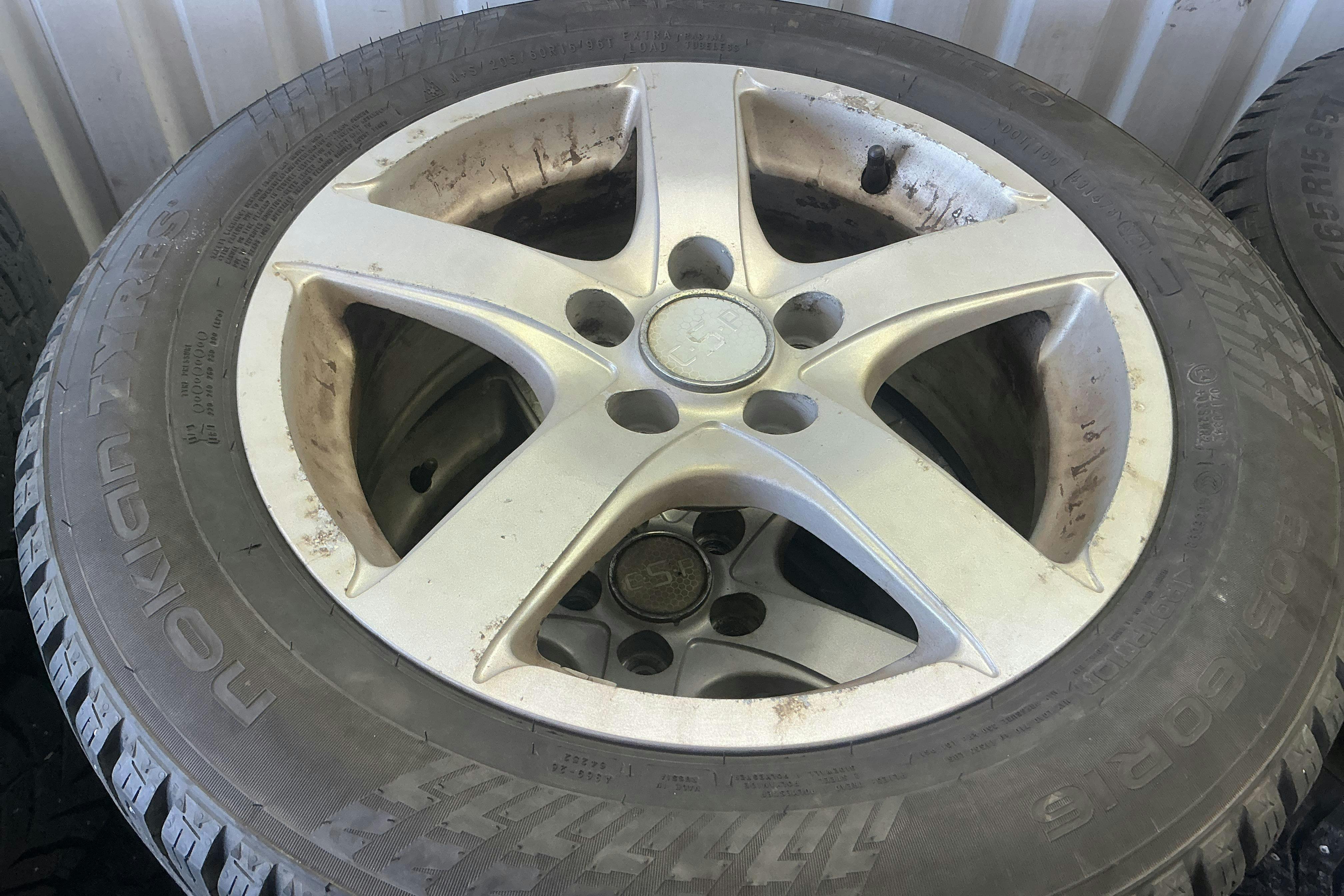 Vehicle Image 12