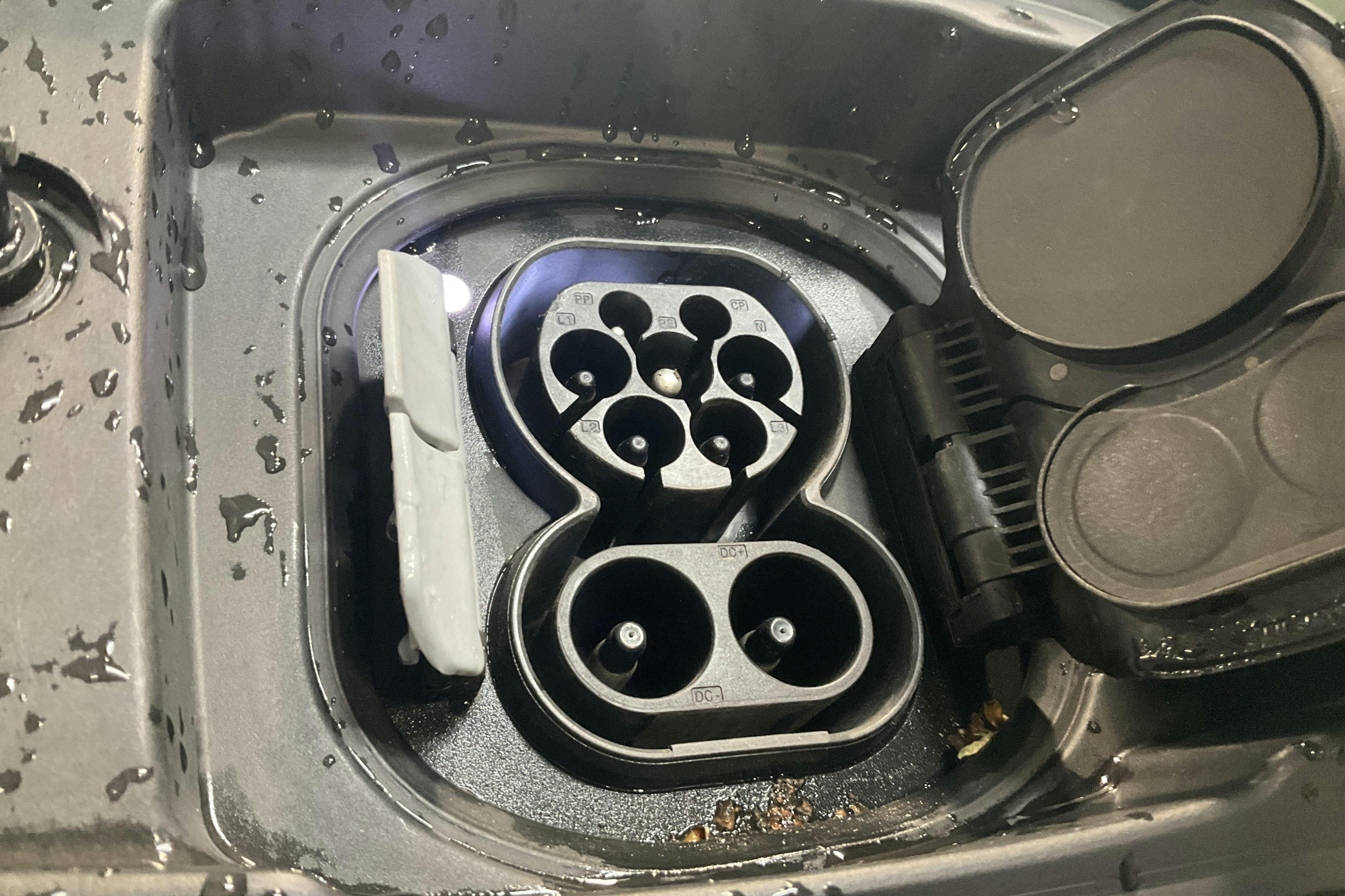 Vehicle Image 14