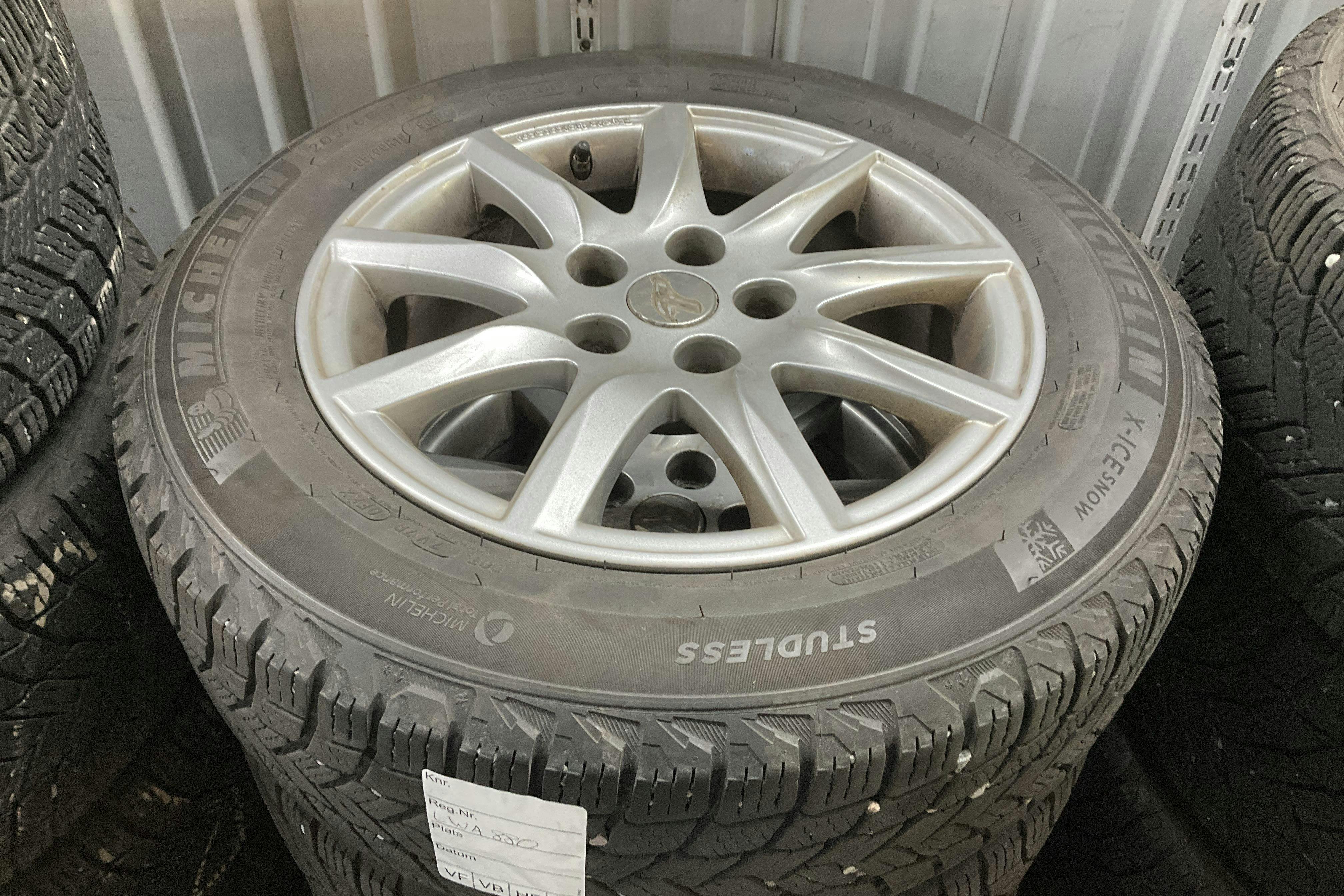 Vehicle Image 13
