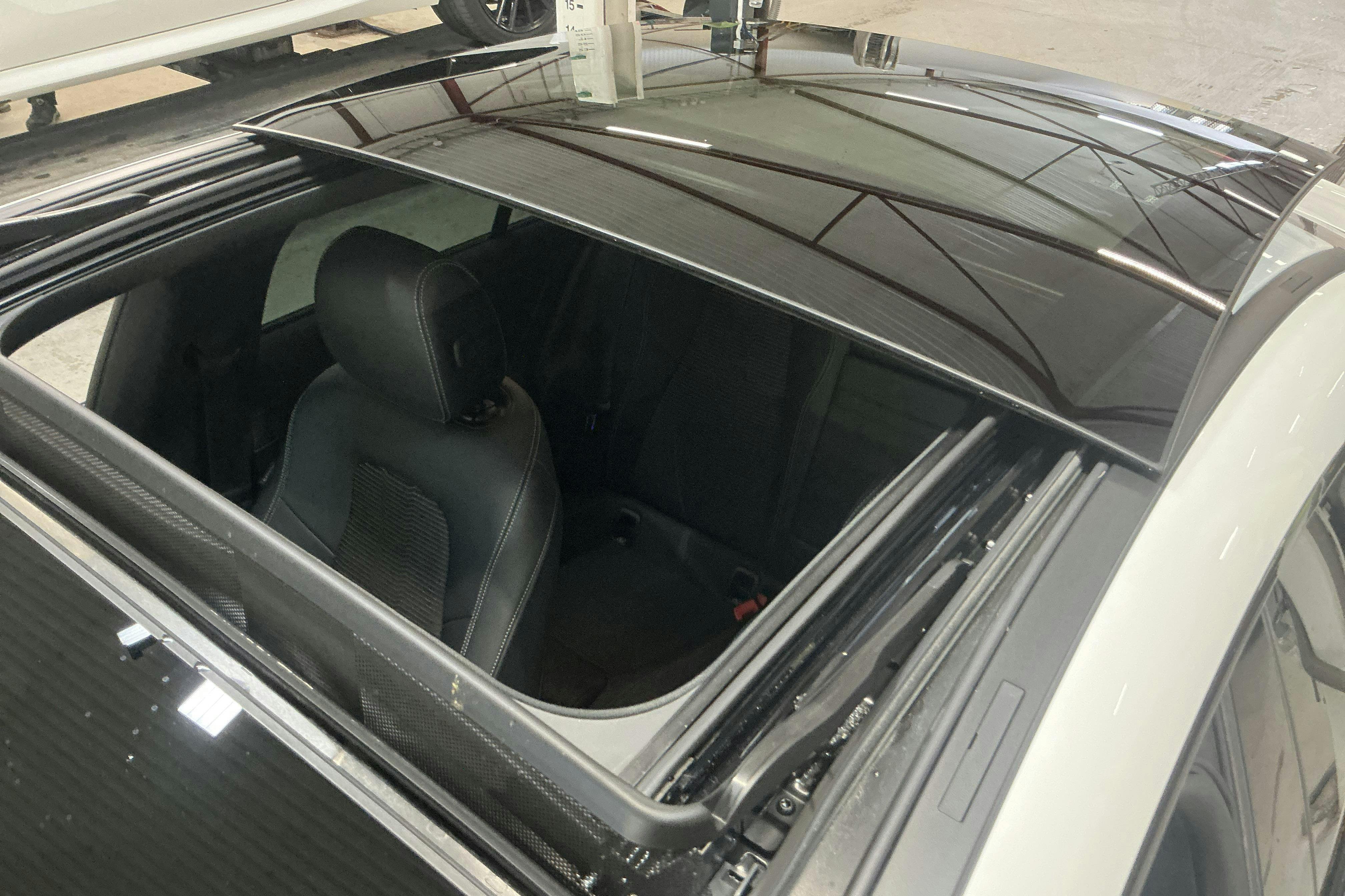 Vehicle Image 14