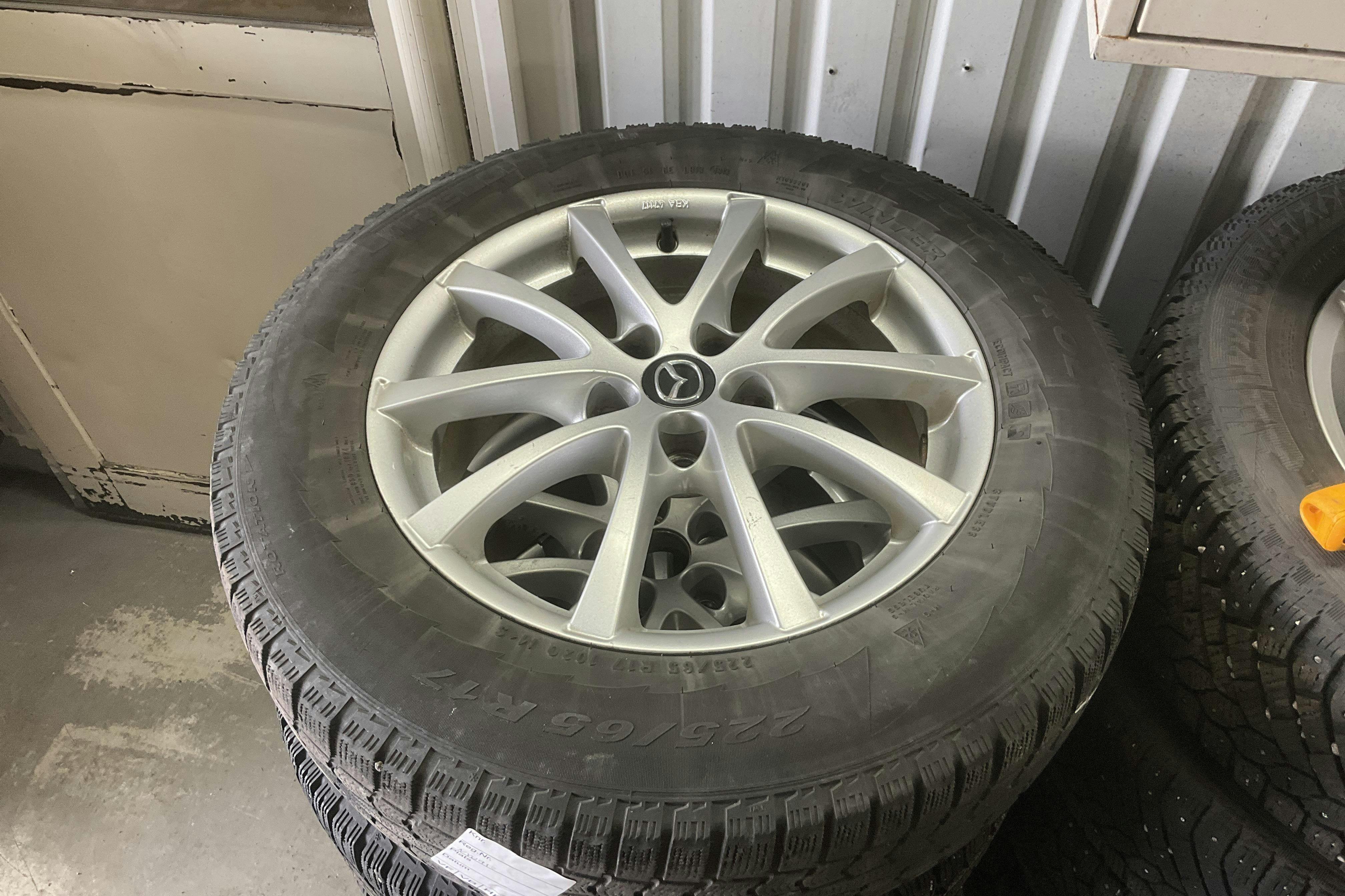 Vehicle Image 15