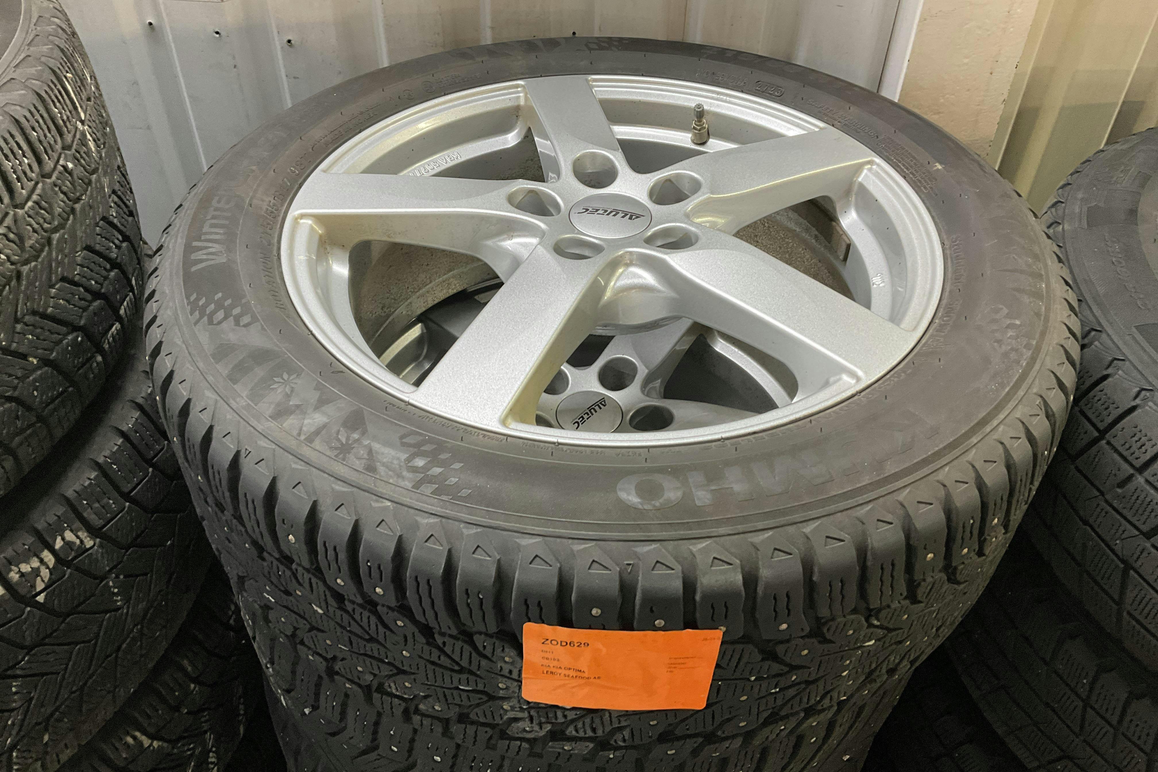 Vehicle Image 16