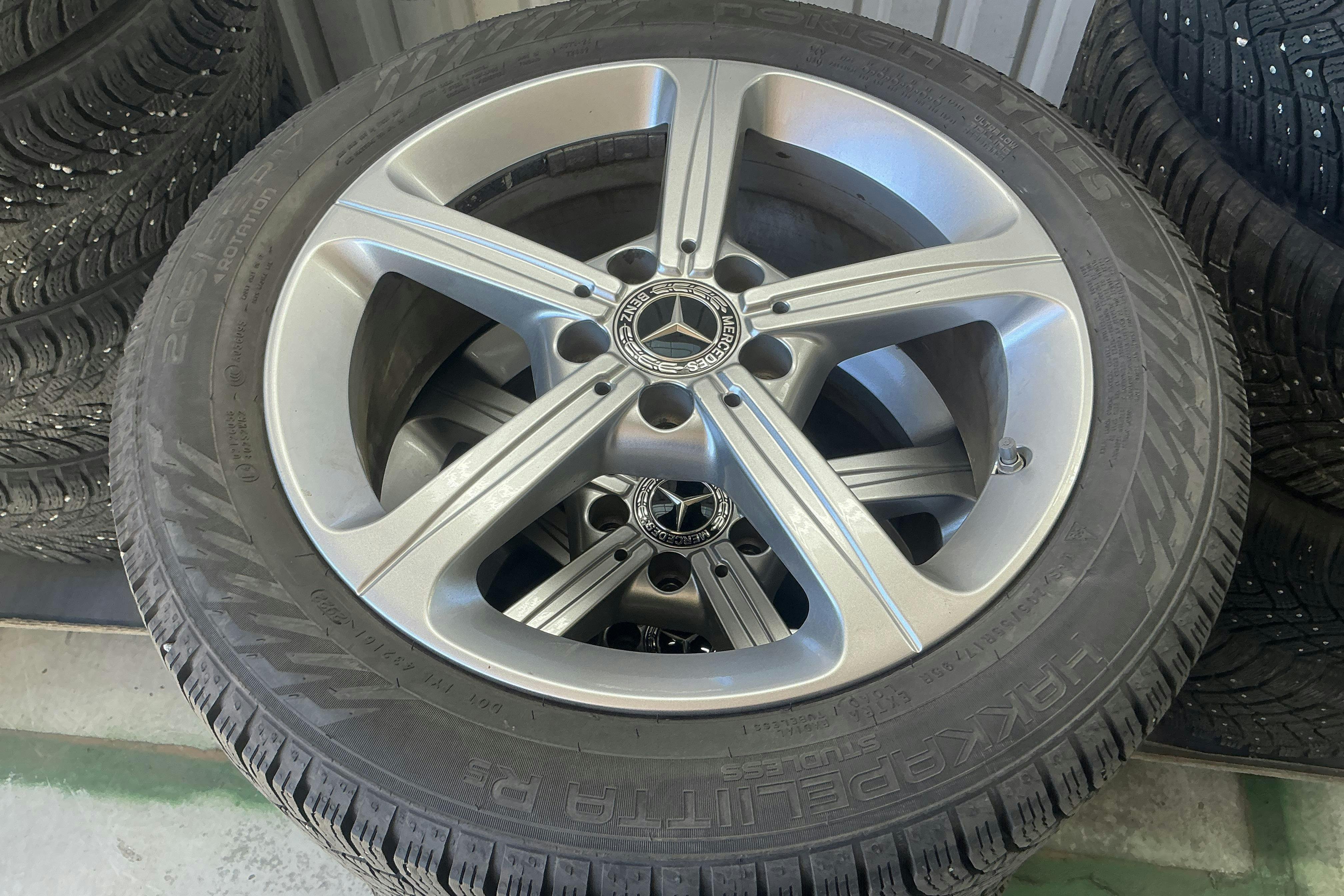 Vehicle Image 16