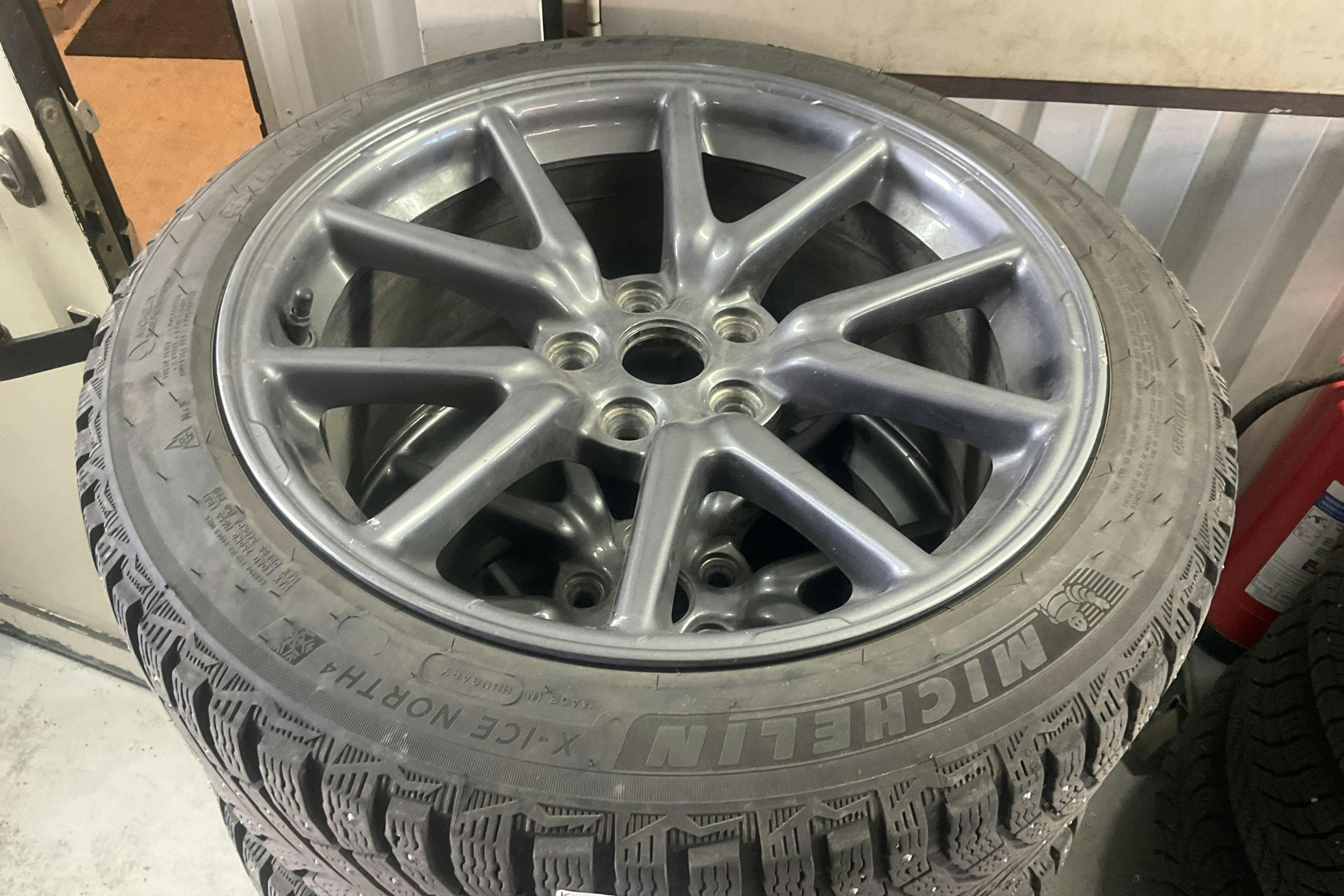 Vehicle Image 16