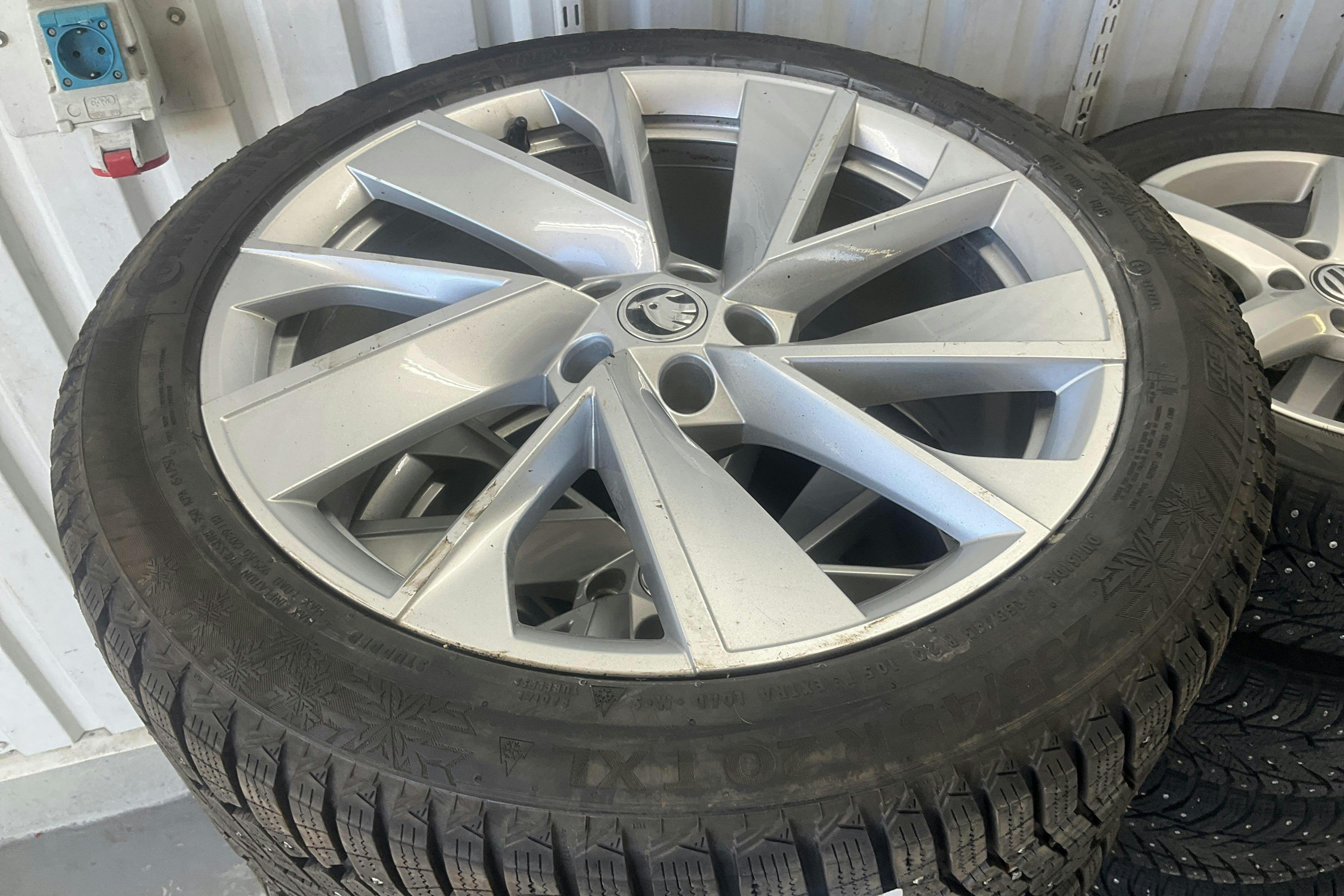 Vehicle Image 18