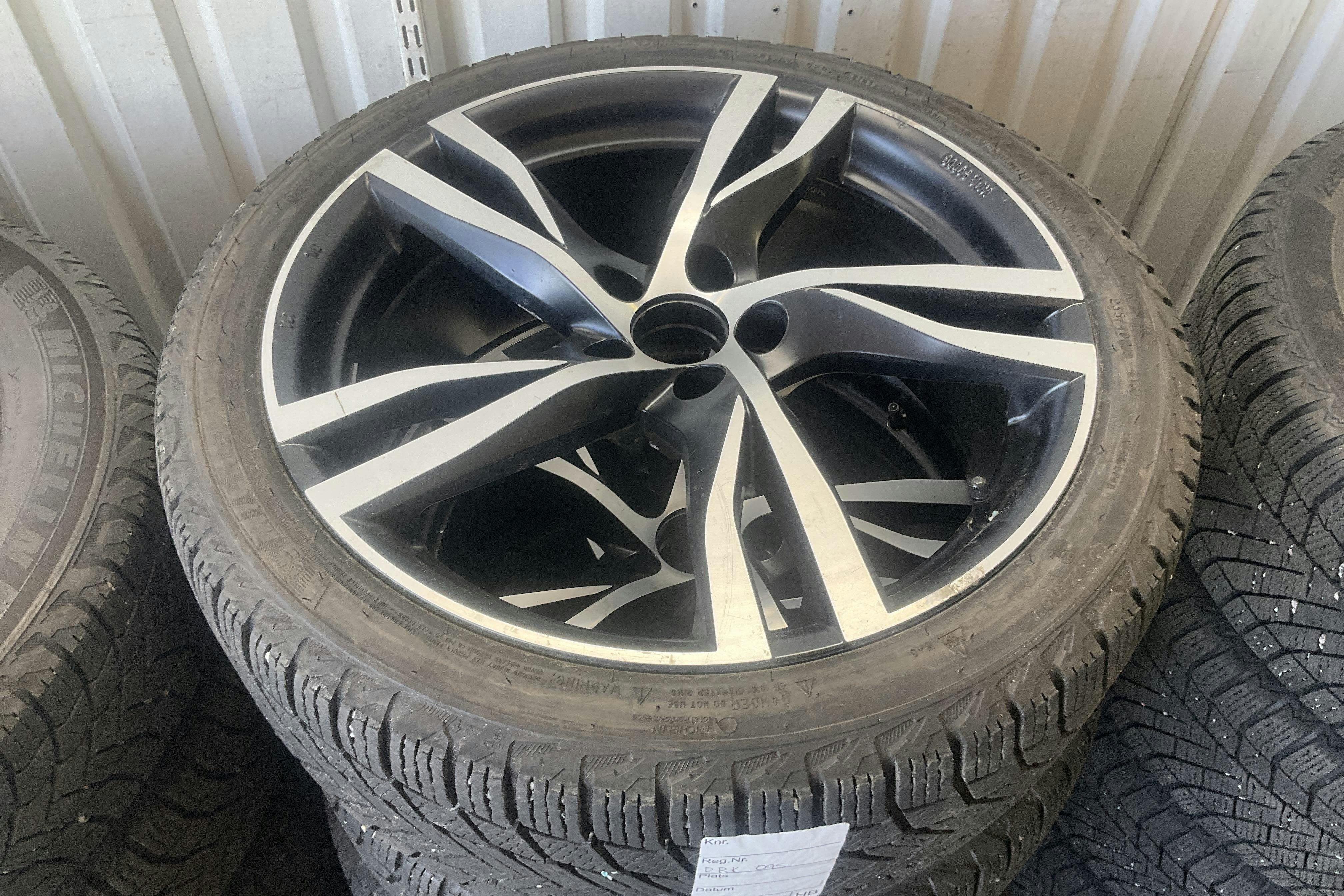 Vehicle Image 19
