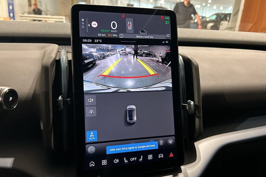 Vehicle Image 12