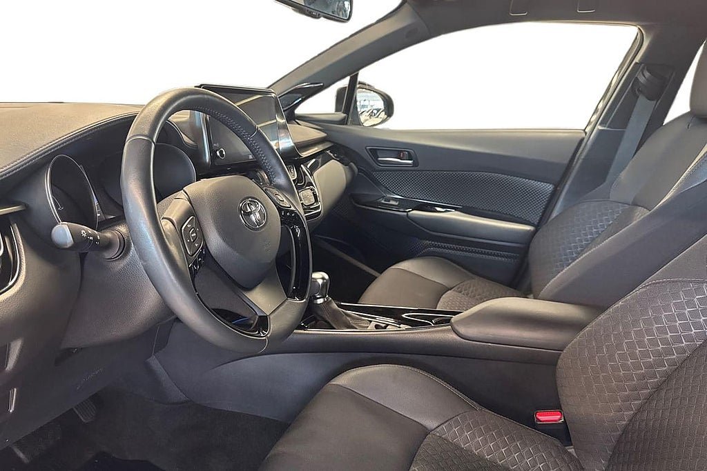 Vehicle Image 13