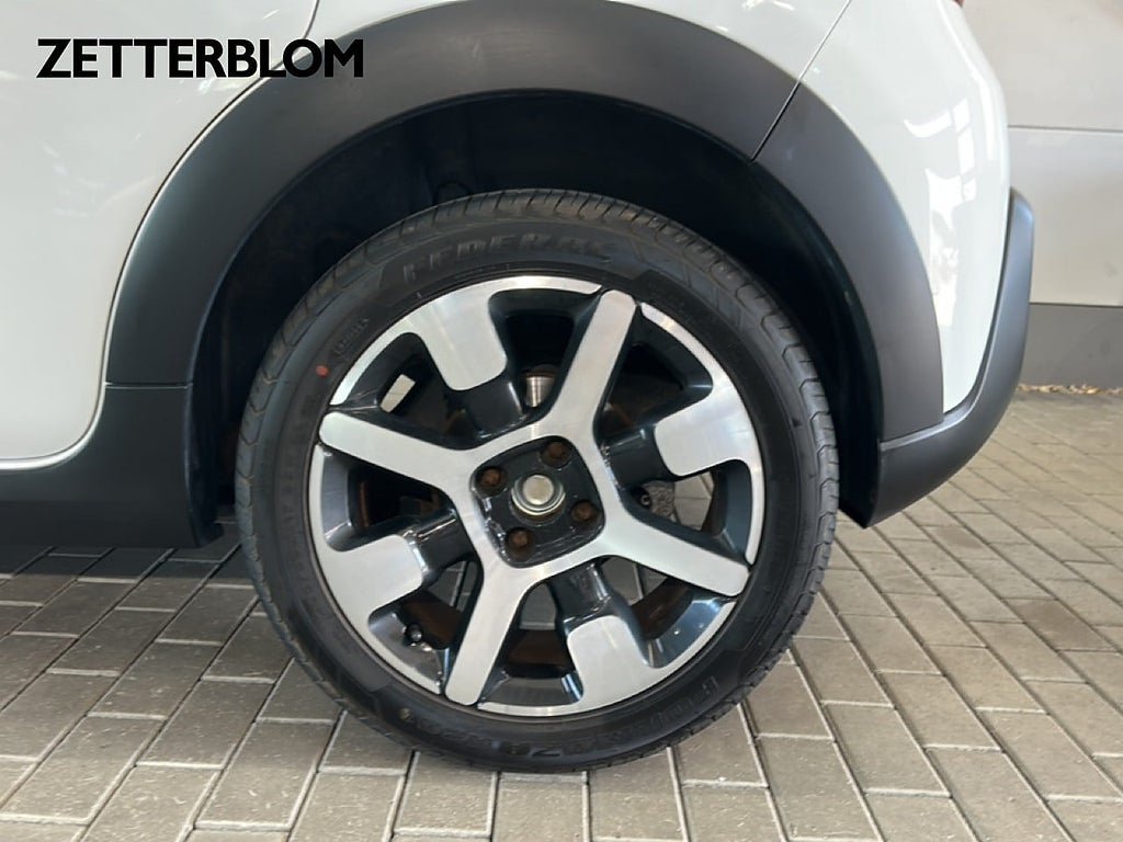 Vehicle Image 13