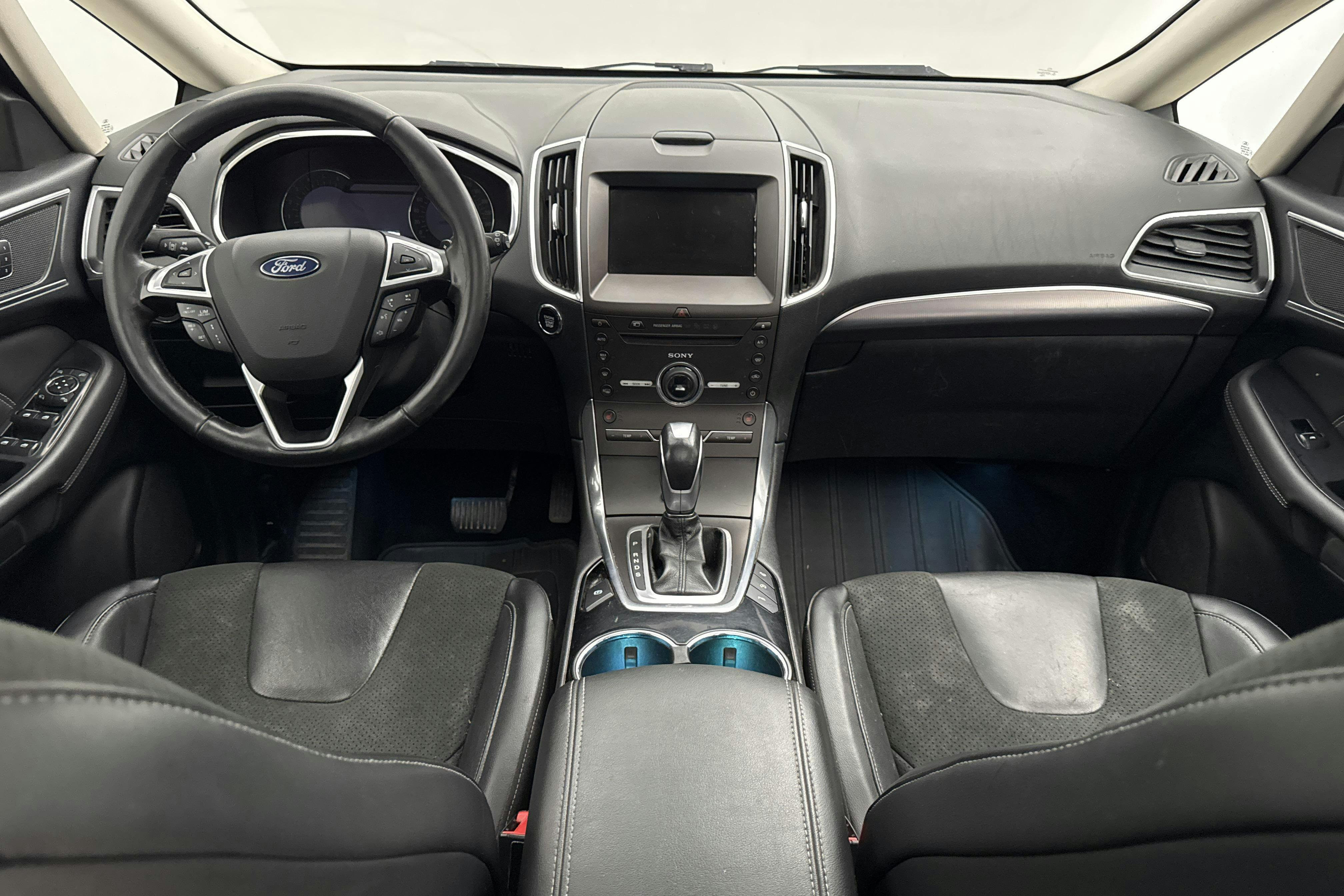 Vehicle Image 6