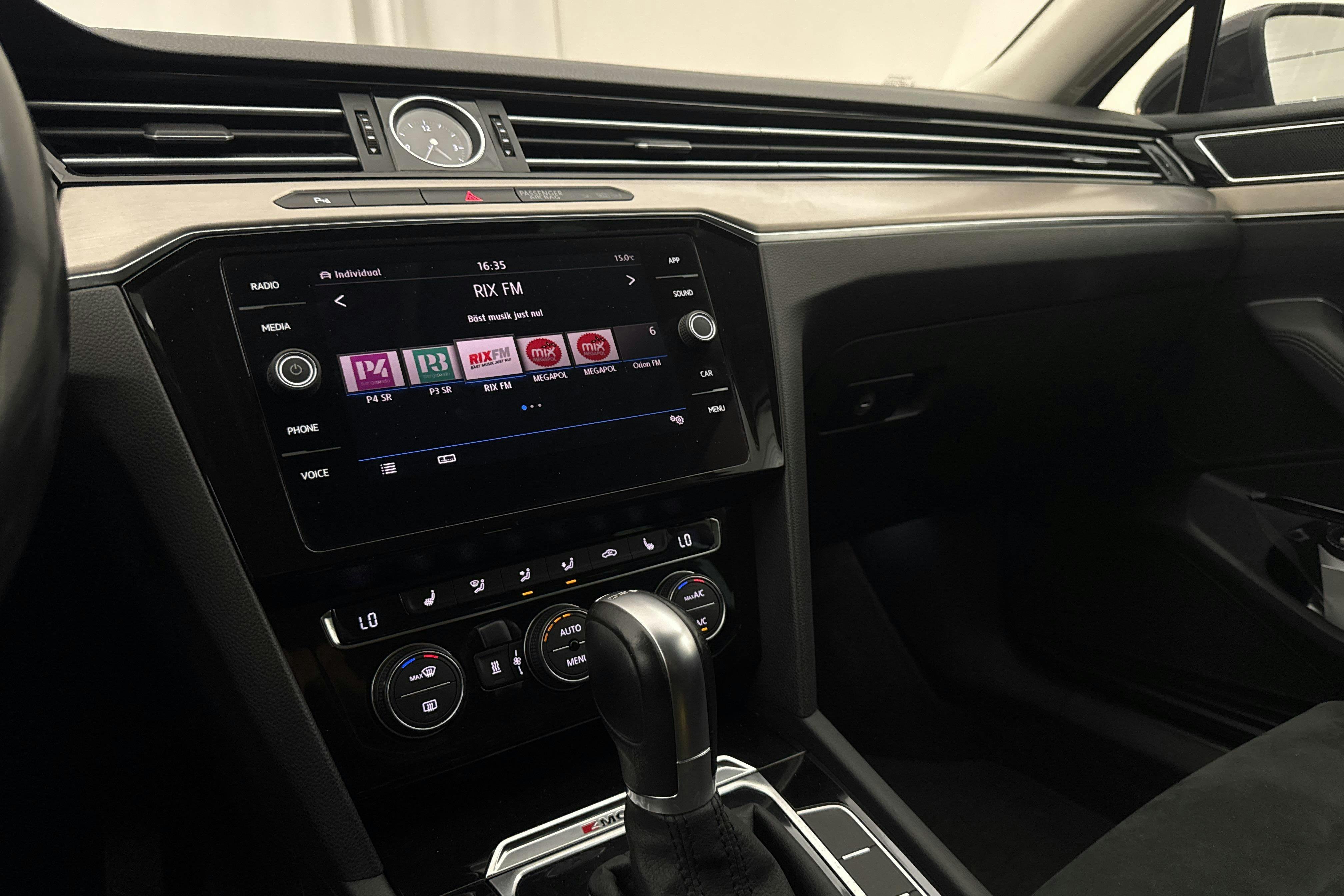 Vehicle Image 12