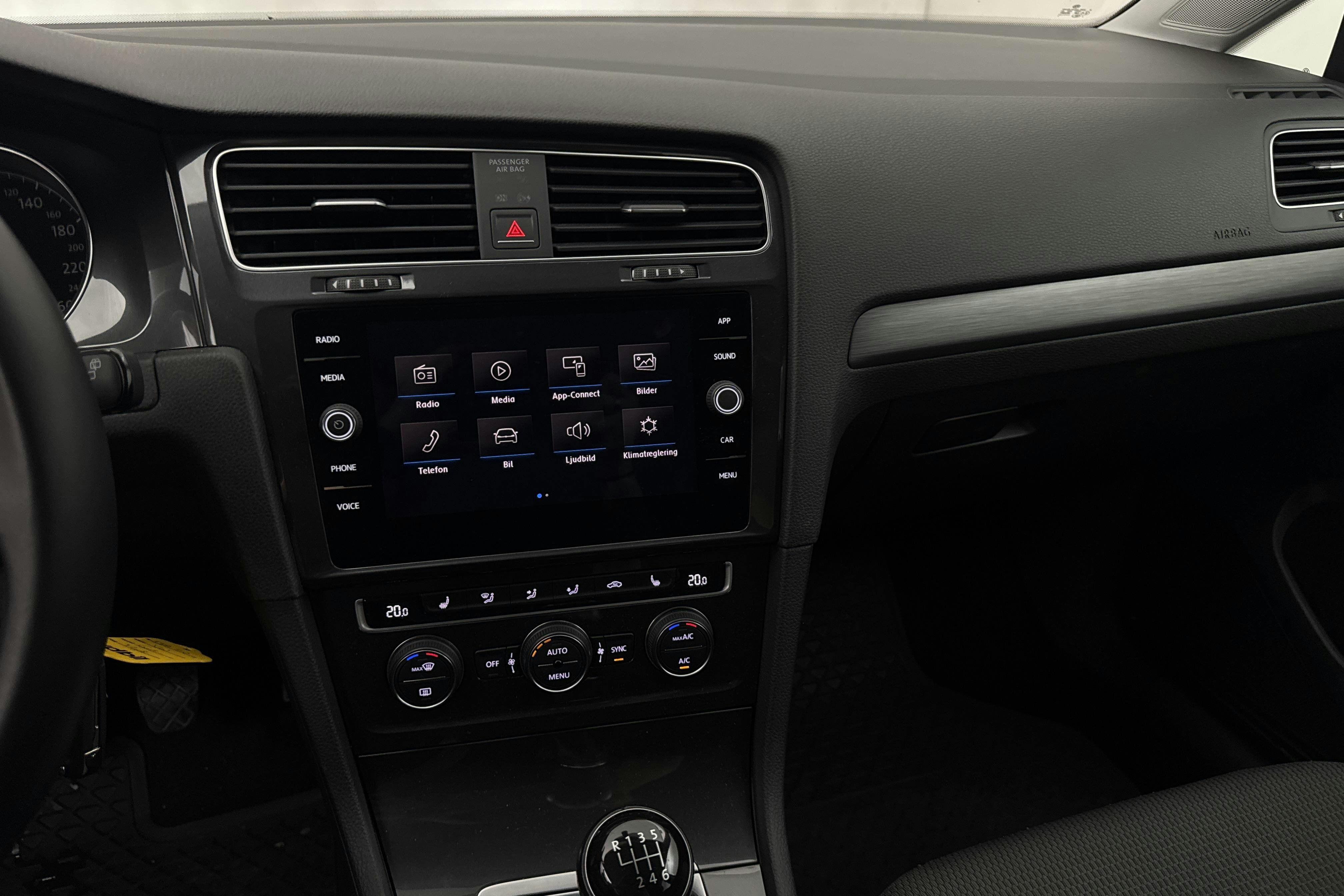 Vehicle Image 12