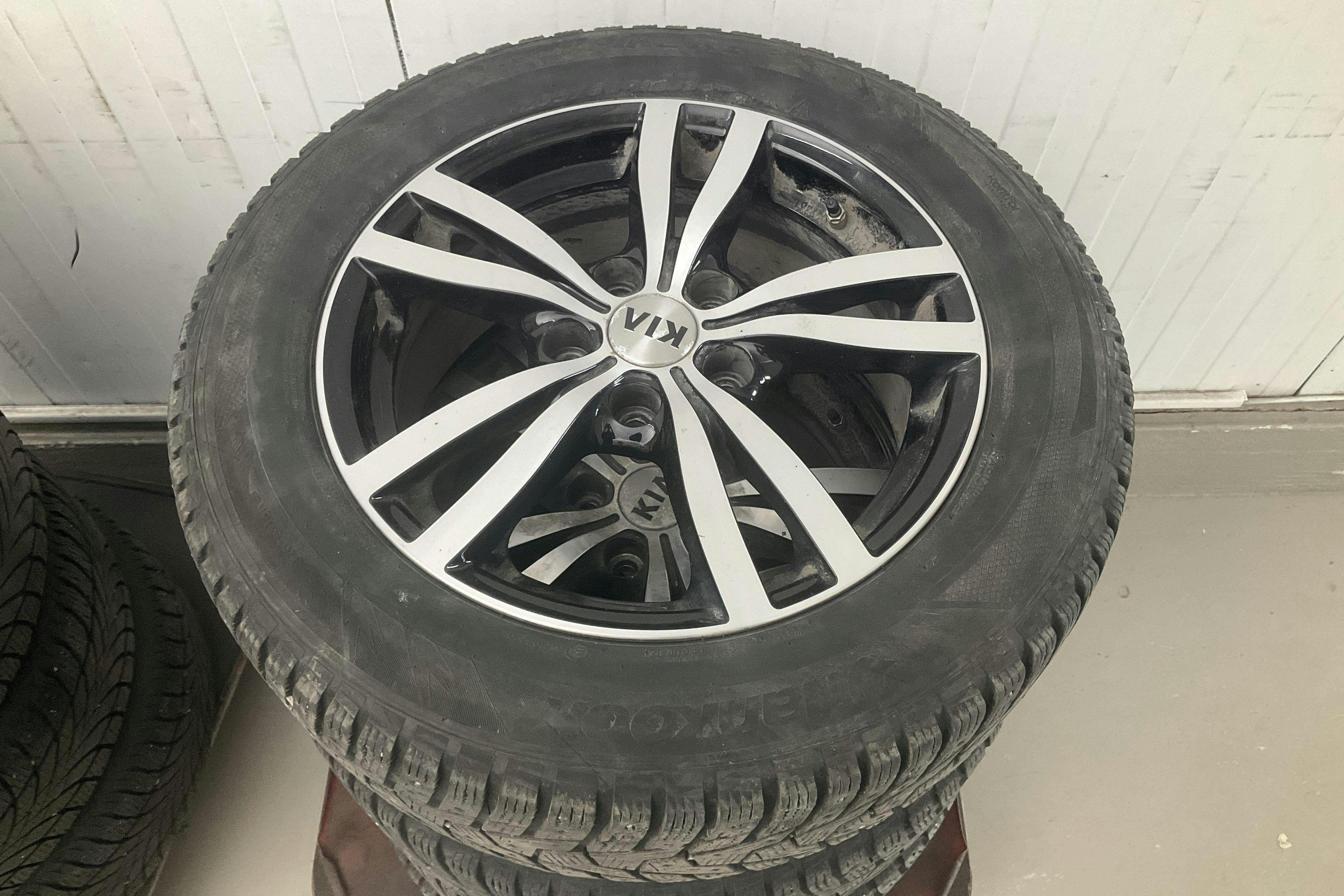 Vehicle Image 17