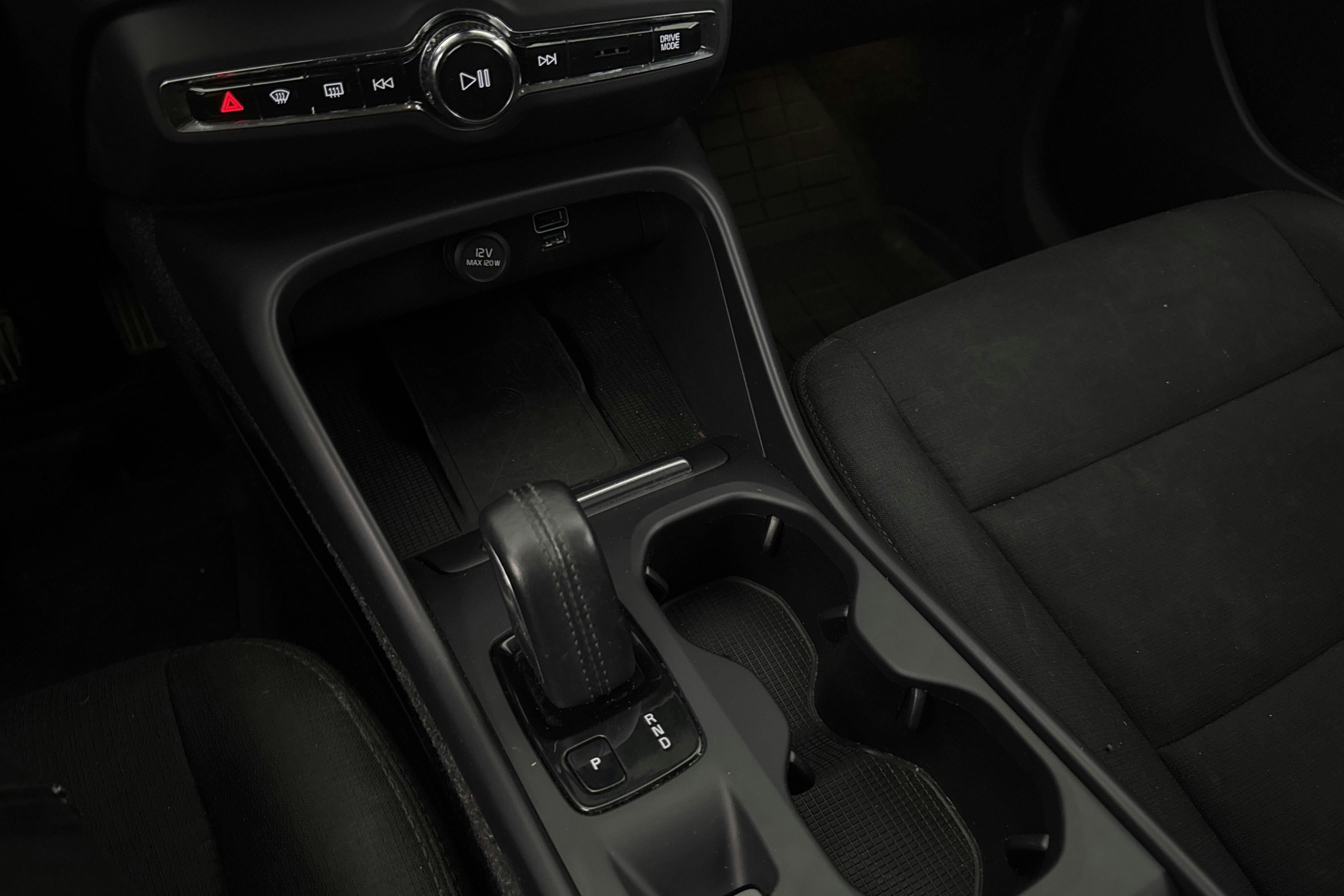 Vehicle Image 16
