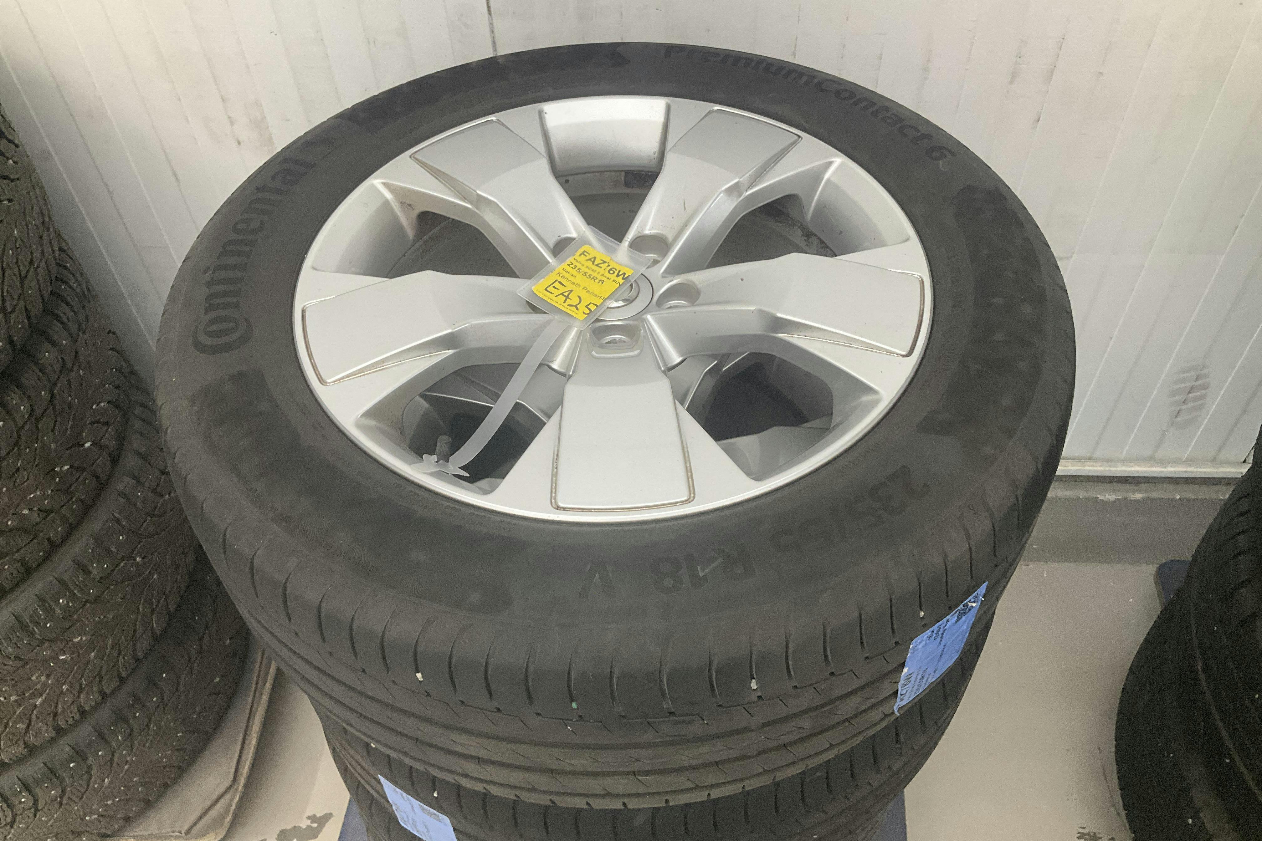 Vehicle Image 17