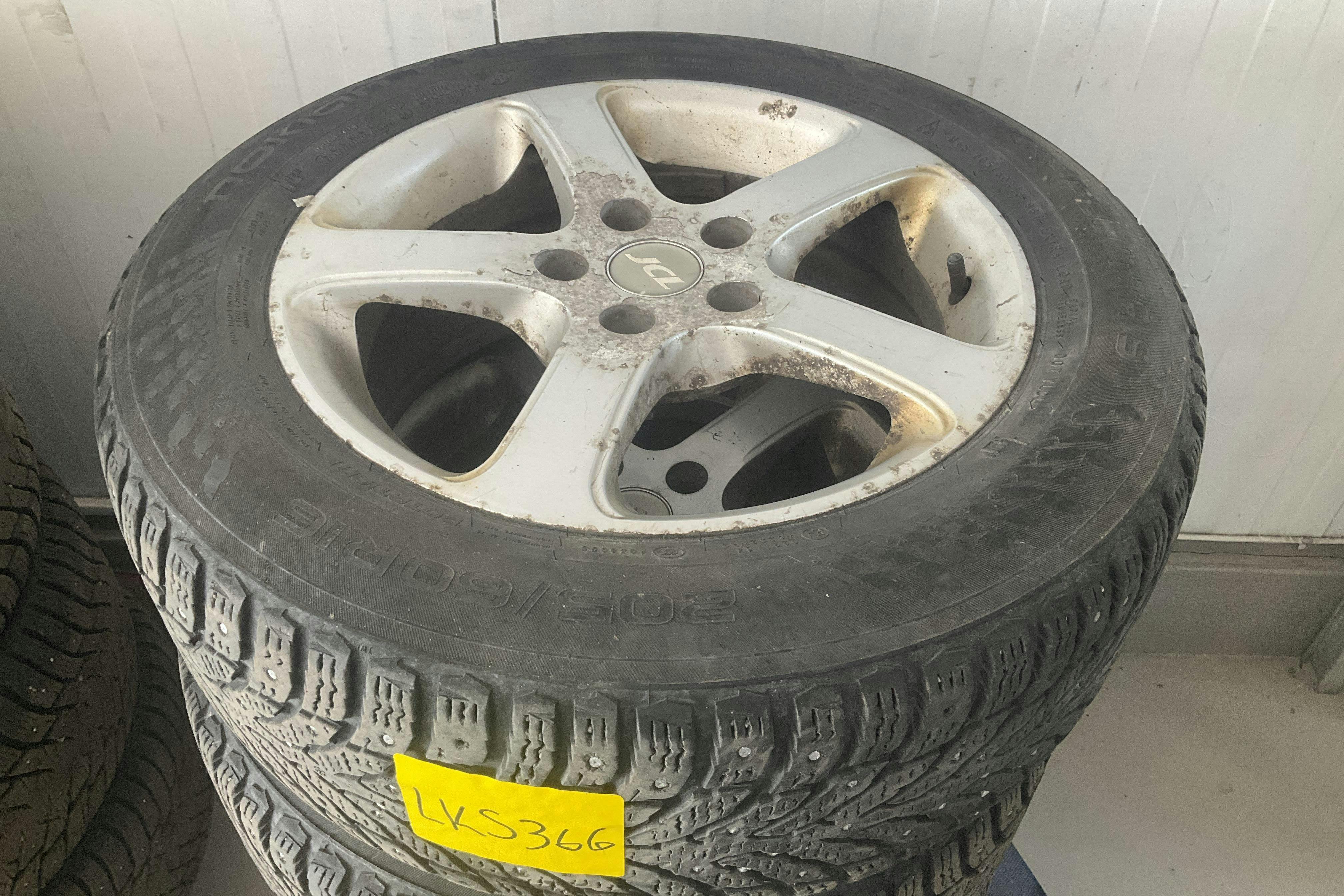 Vehicle Image 18