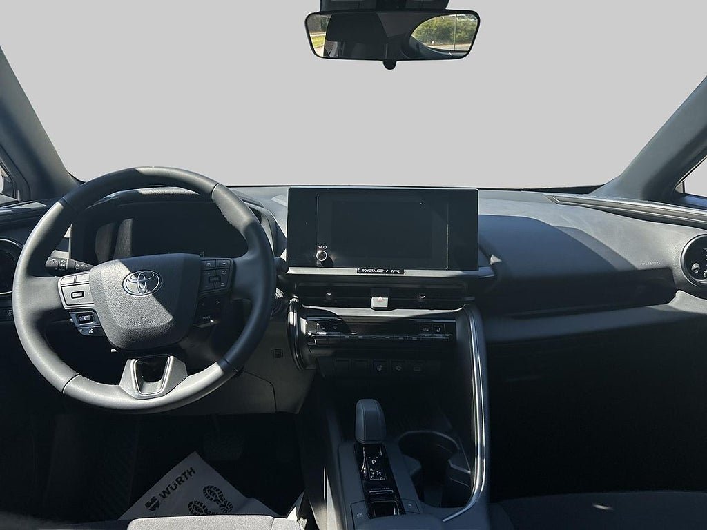 Vehicle Image 12