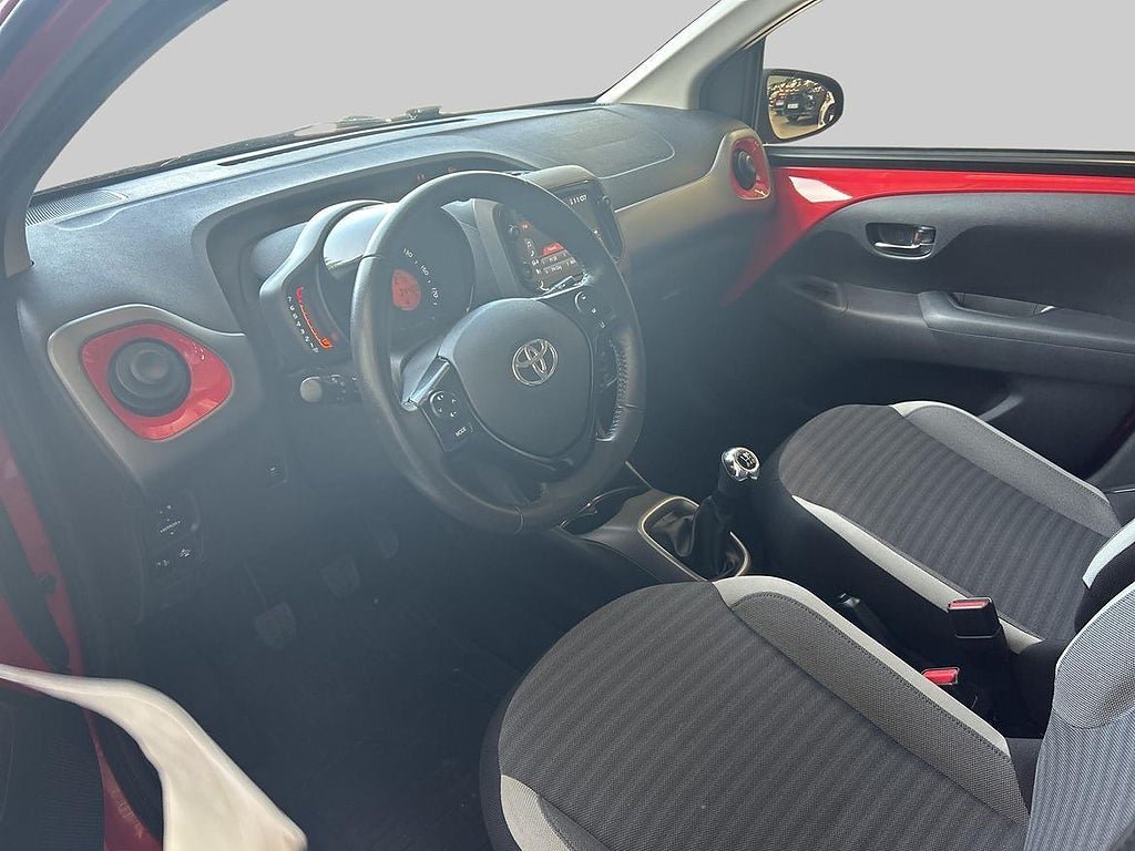 Vehicle Image 14