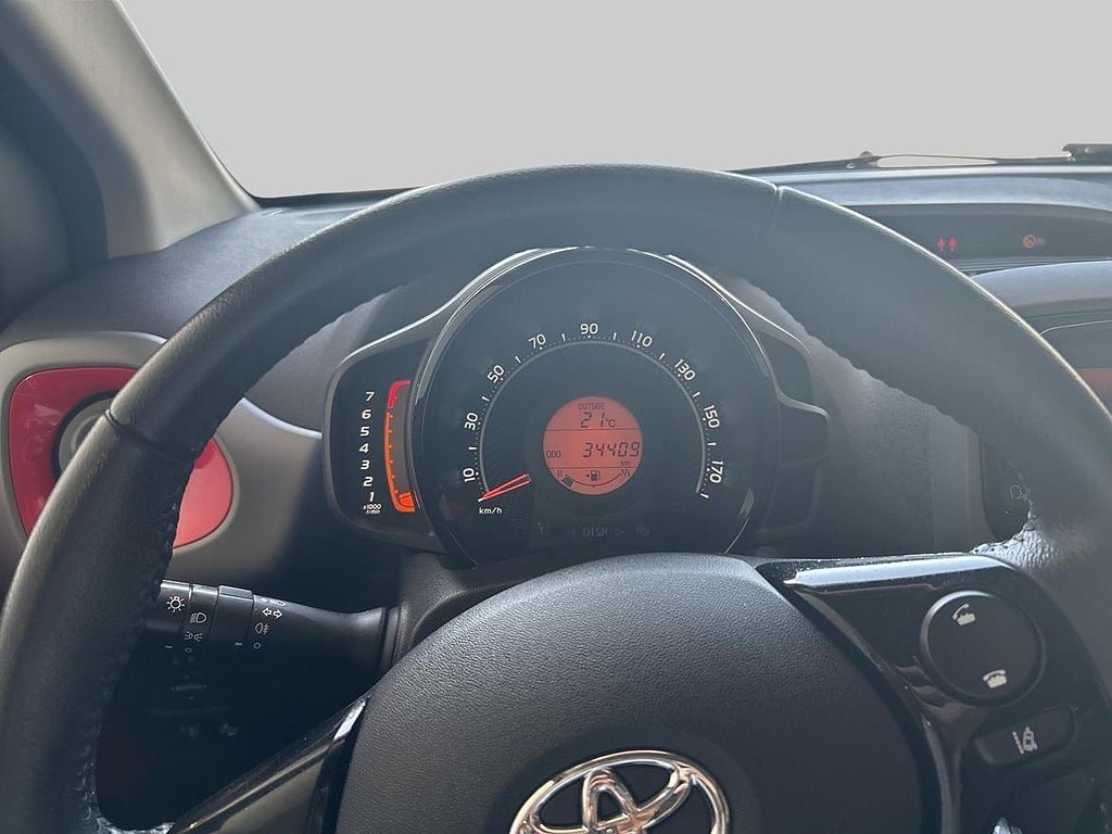 Vehicle Image 15